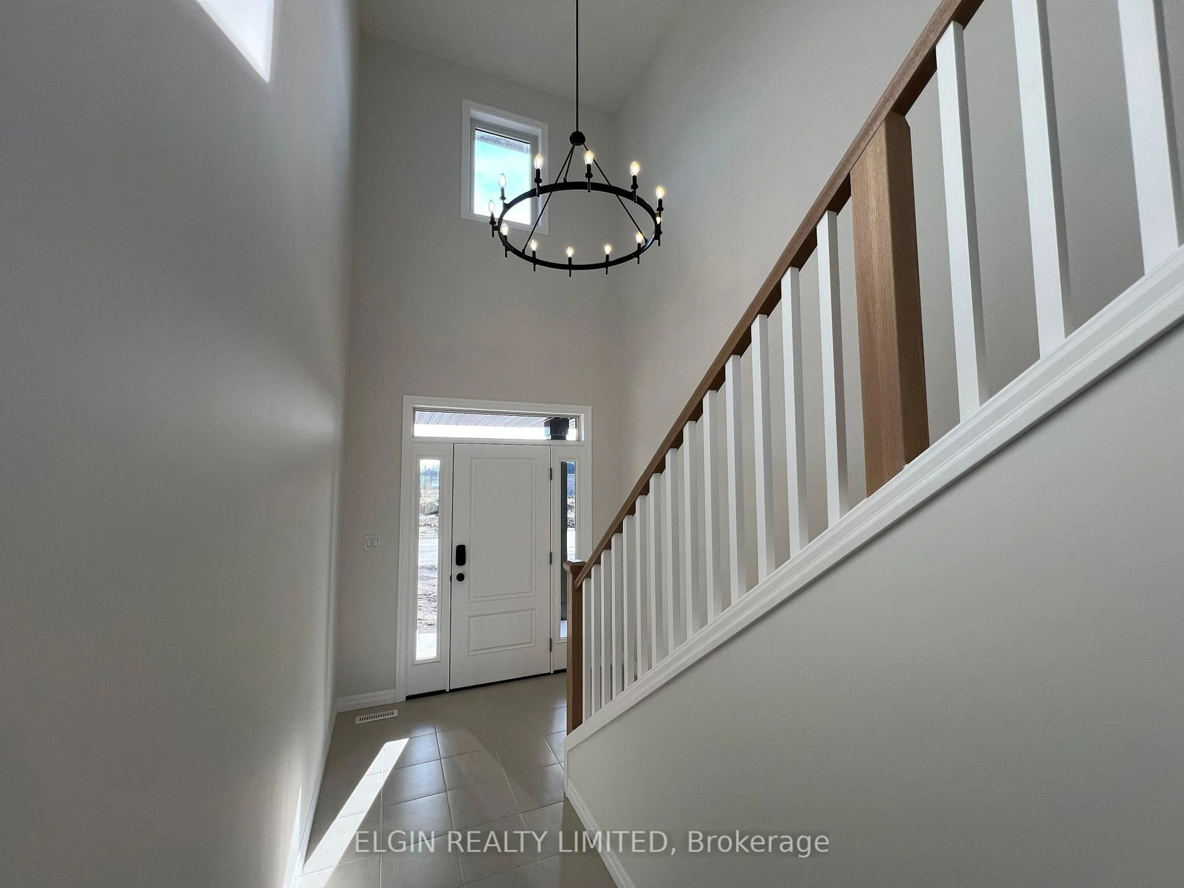 Indoor entryway for 42201 McBain Line, Central Elgin Ontario N5P 0E4