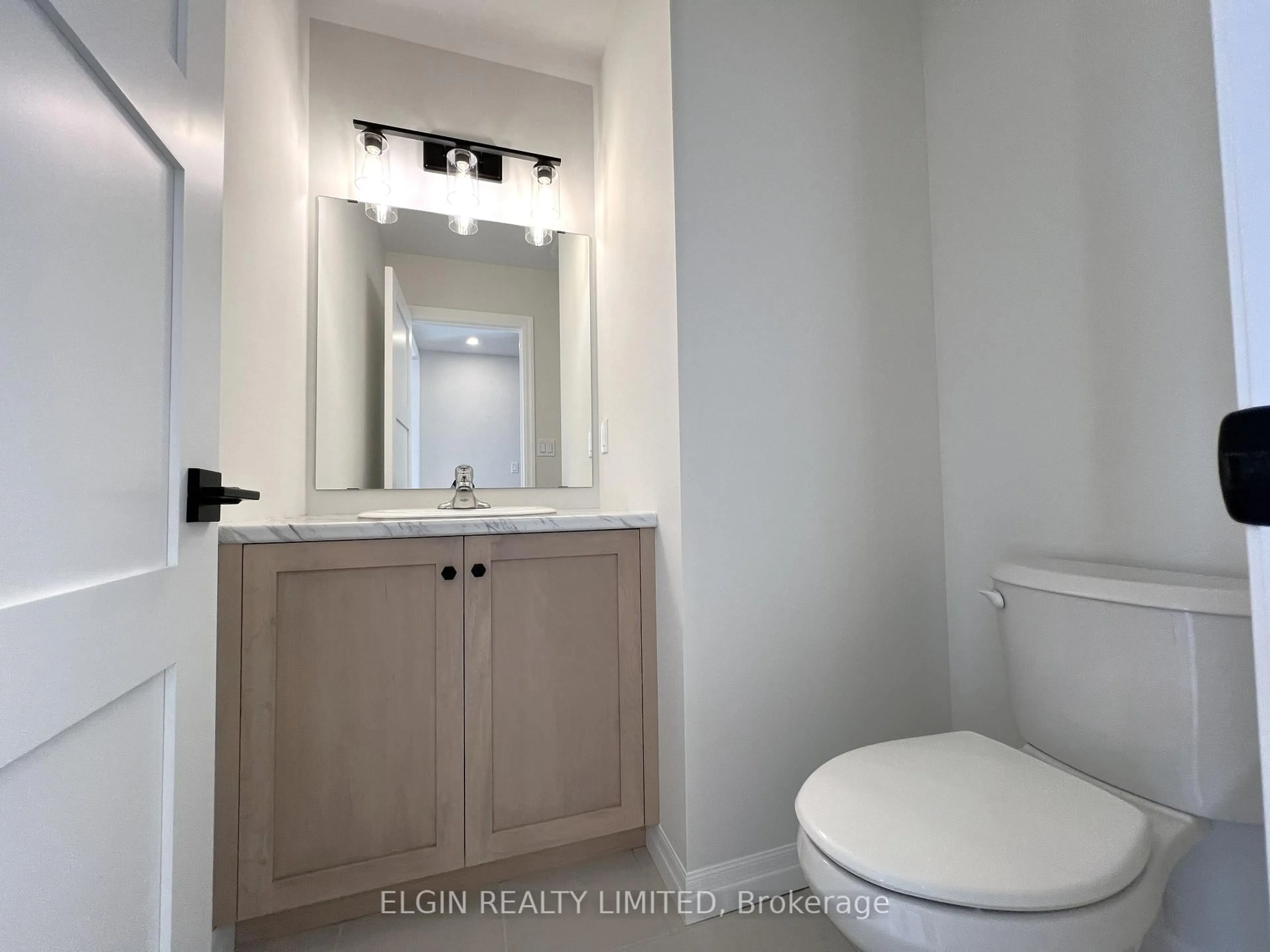 Standard bathroom, ceramic/tile floor for 42201 McBain Line, Central Elgin Ontario N5P 0E4