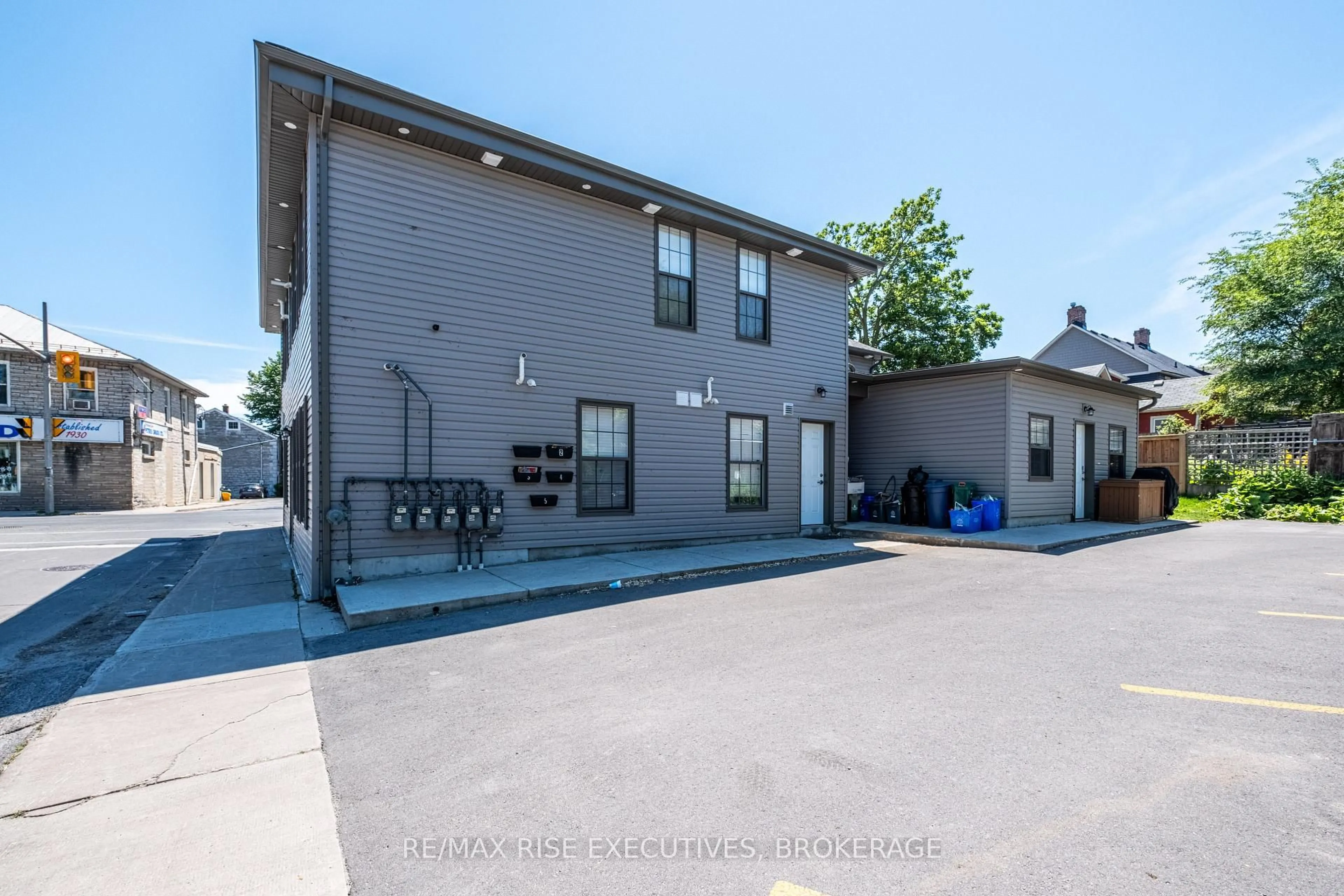 Unknown for 120 Yonge St, Kingston Ontario K7M 1E0