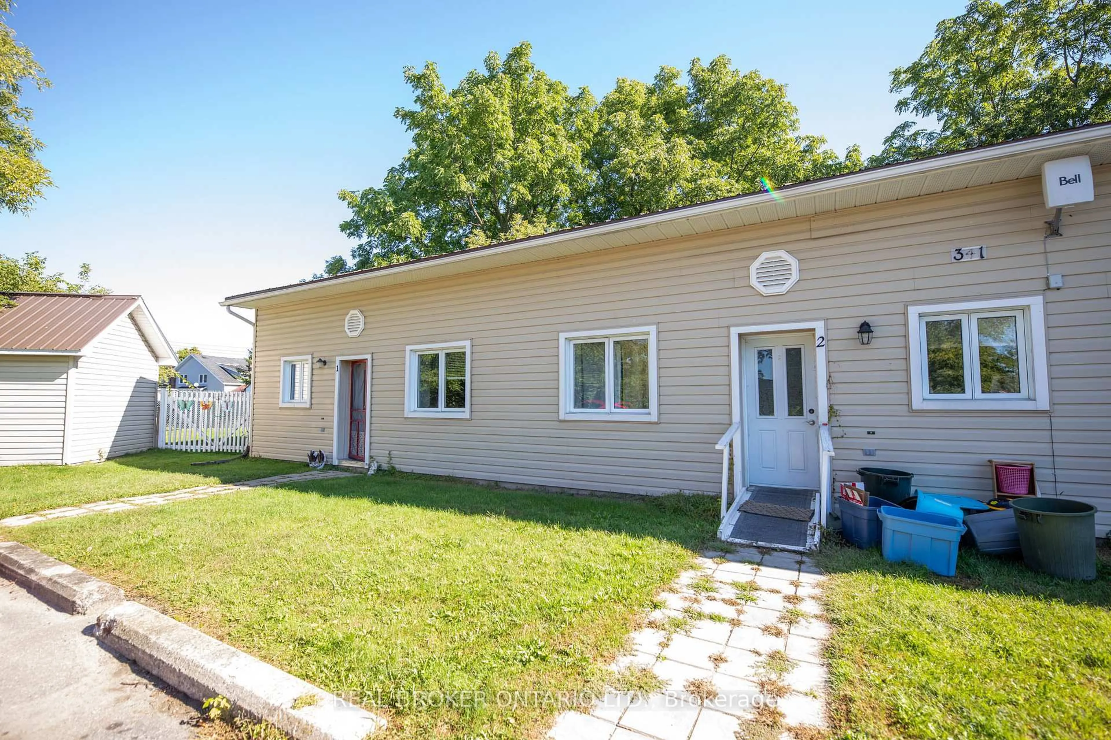 Home with vinyl exterior material, unknown for 341 New St, Edwardsburgh/Cardinal Ontario K0E 1E0