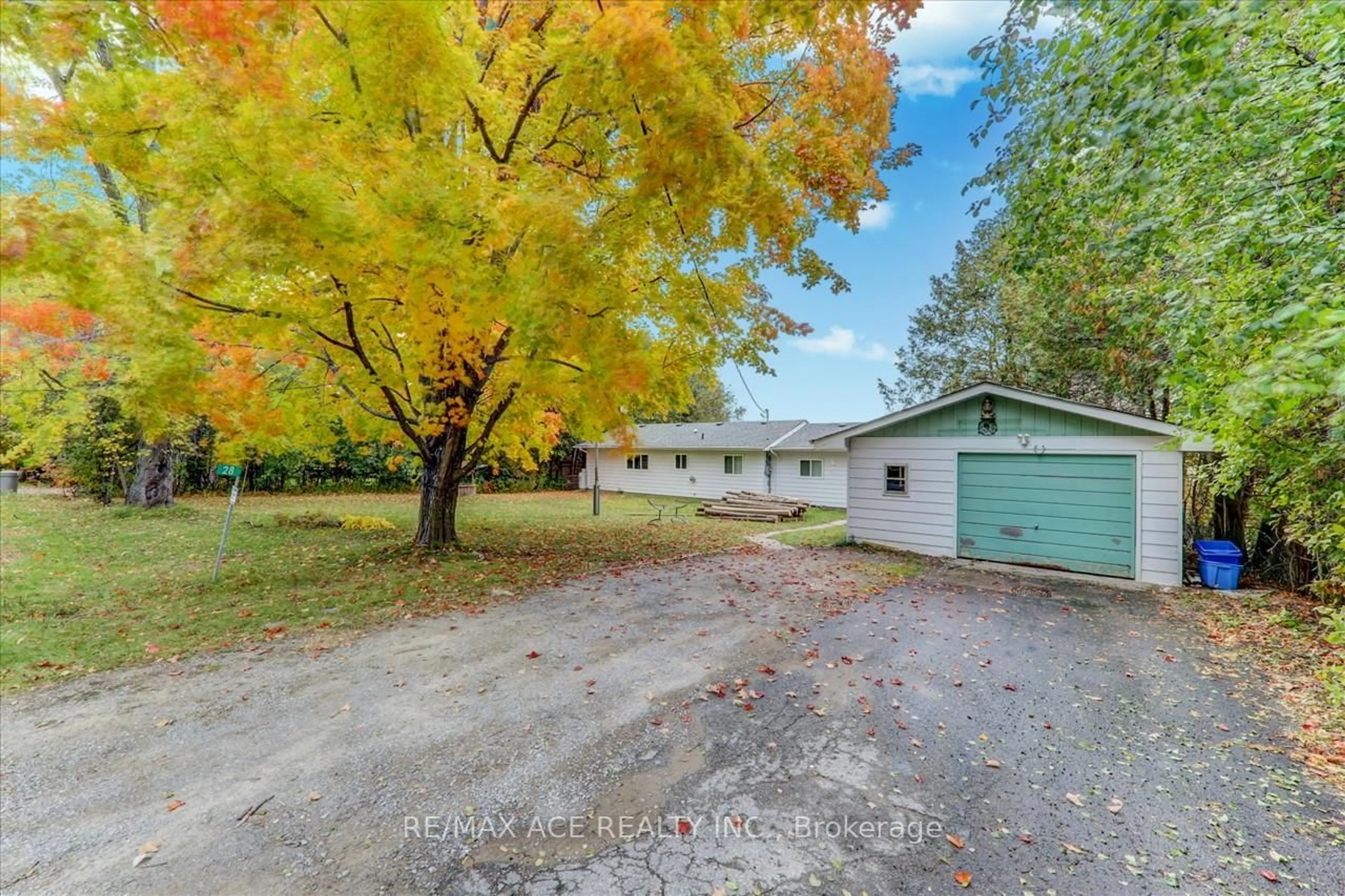 A pic from outside/outdoor area/front of a property/back of a property/a pic from drone, street for 28 Osprey Rd, Kawartha Lakes Ontario K9V 4R5
