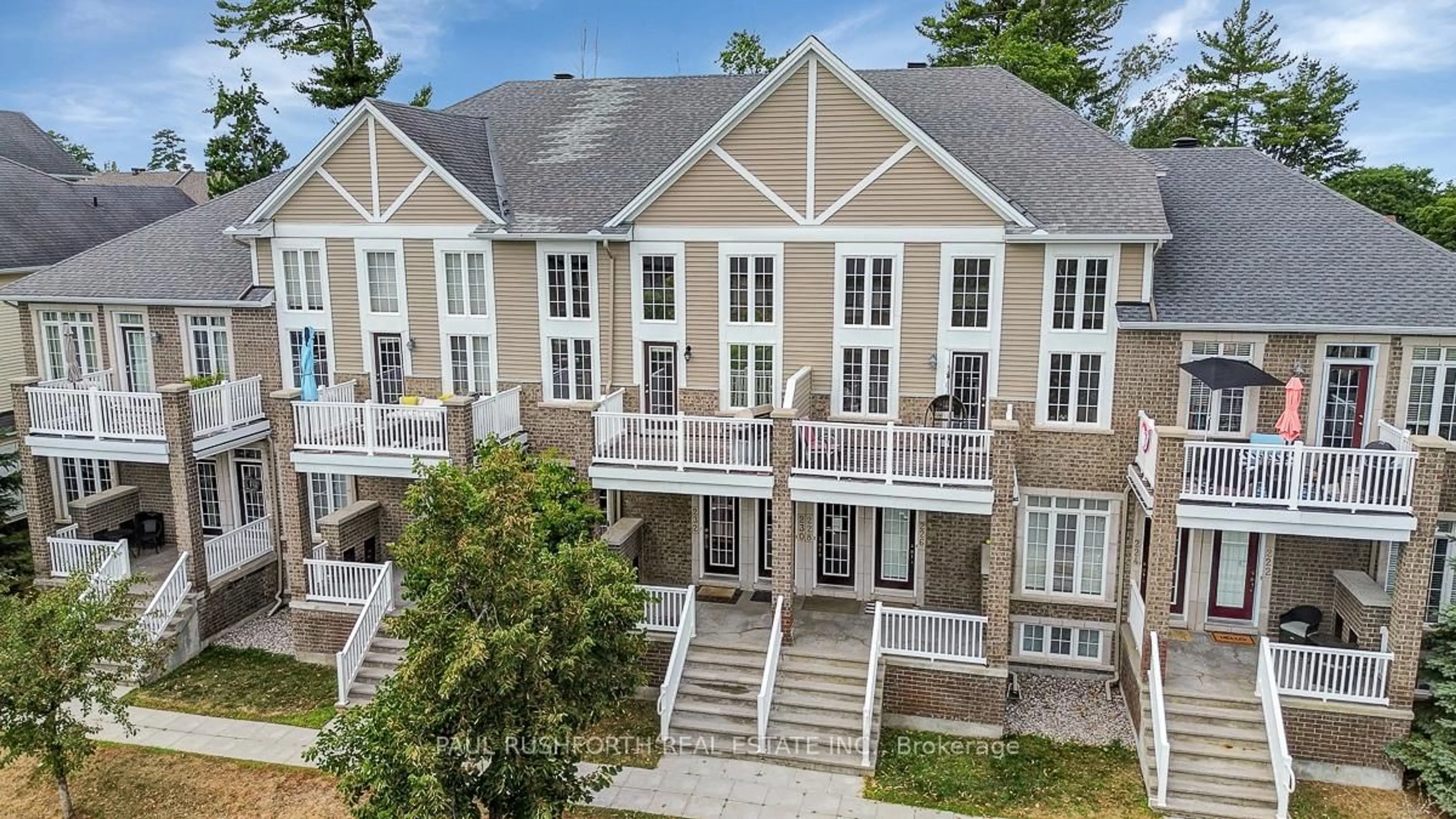 A pic from outside/outdoor area/front of a property/back of a property/a pic from drone, unknown for 230 Kinghaven Cres, Ottawa Ontario K2M 0C2