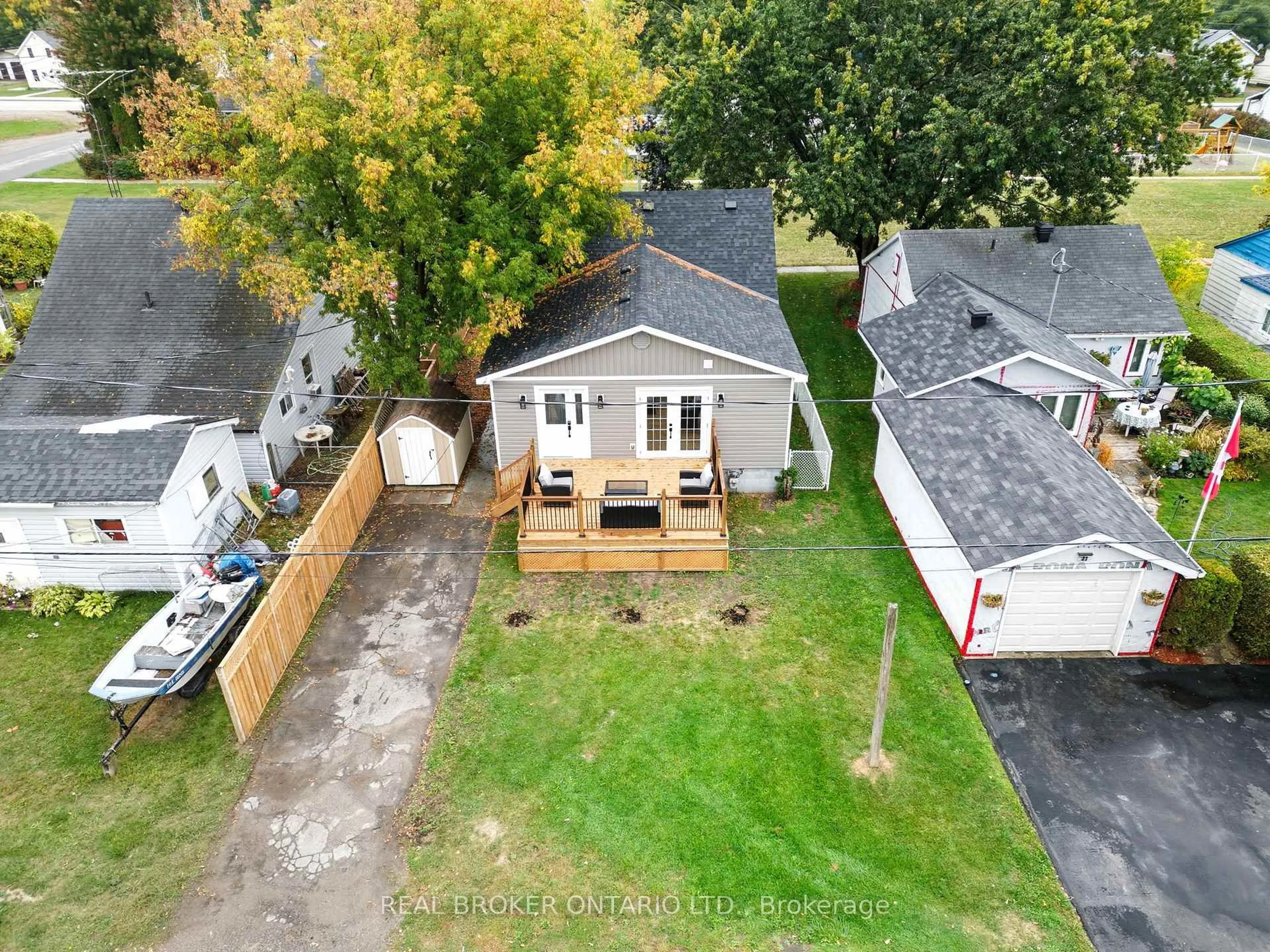 A pic from outside/outdoor area/front of a property/back of a property/a pic from drone, street for 25 Roosevelt Dr, Smiths Falls Ontario K7A 3J7