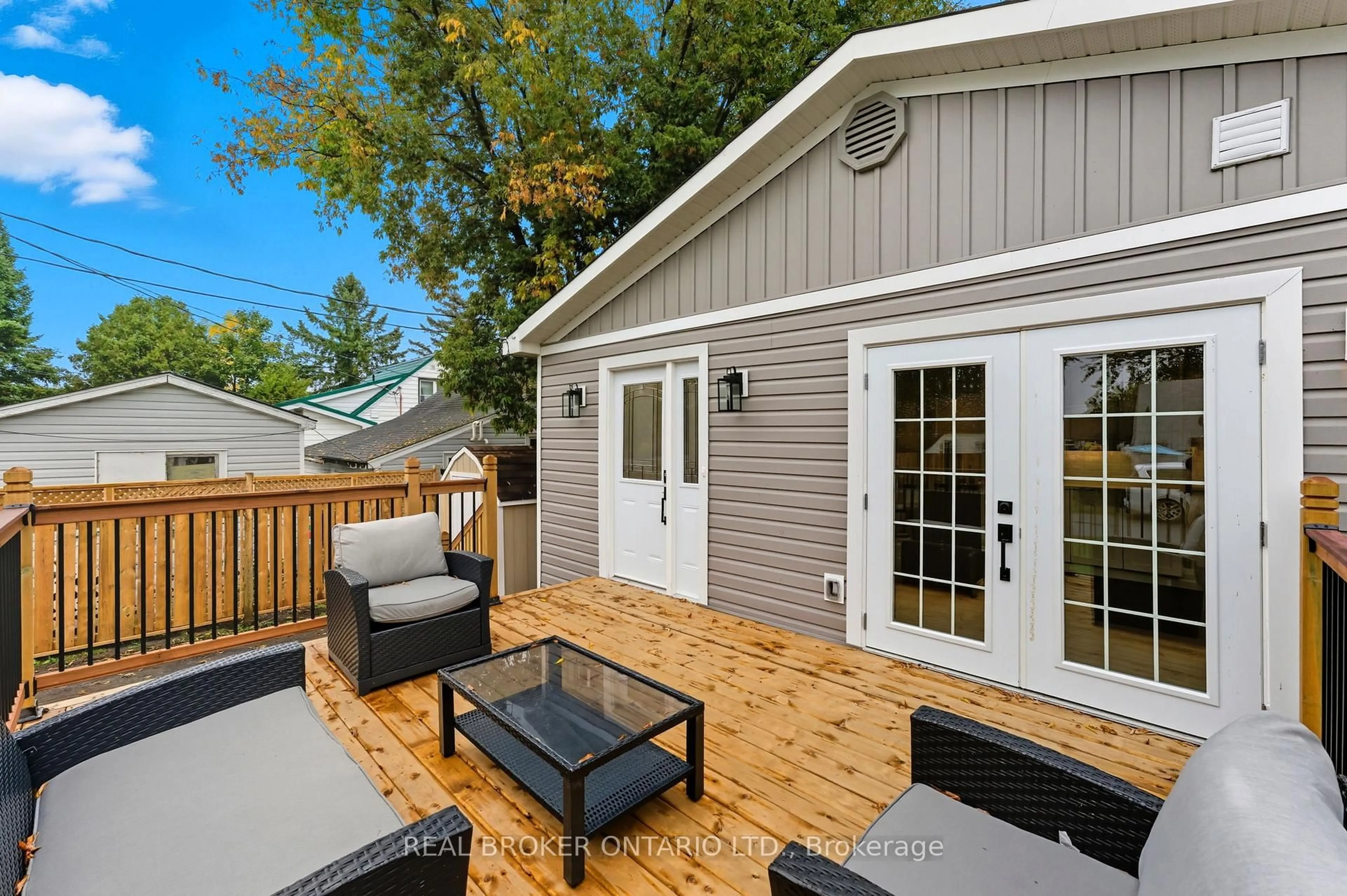 Patio, unknown for 25 Roosevelt Dr, Smiths Falls Ontario K7A 3J7