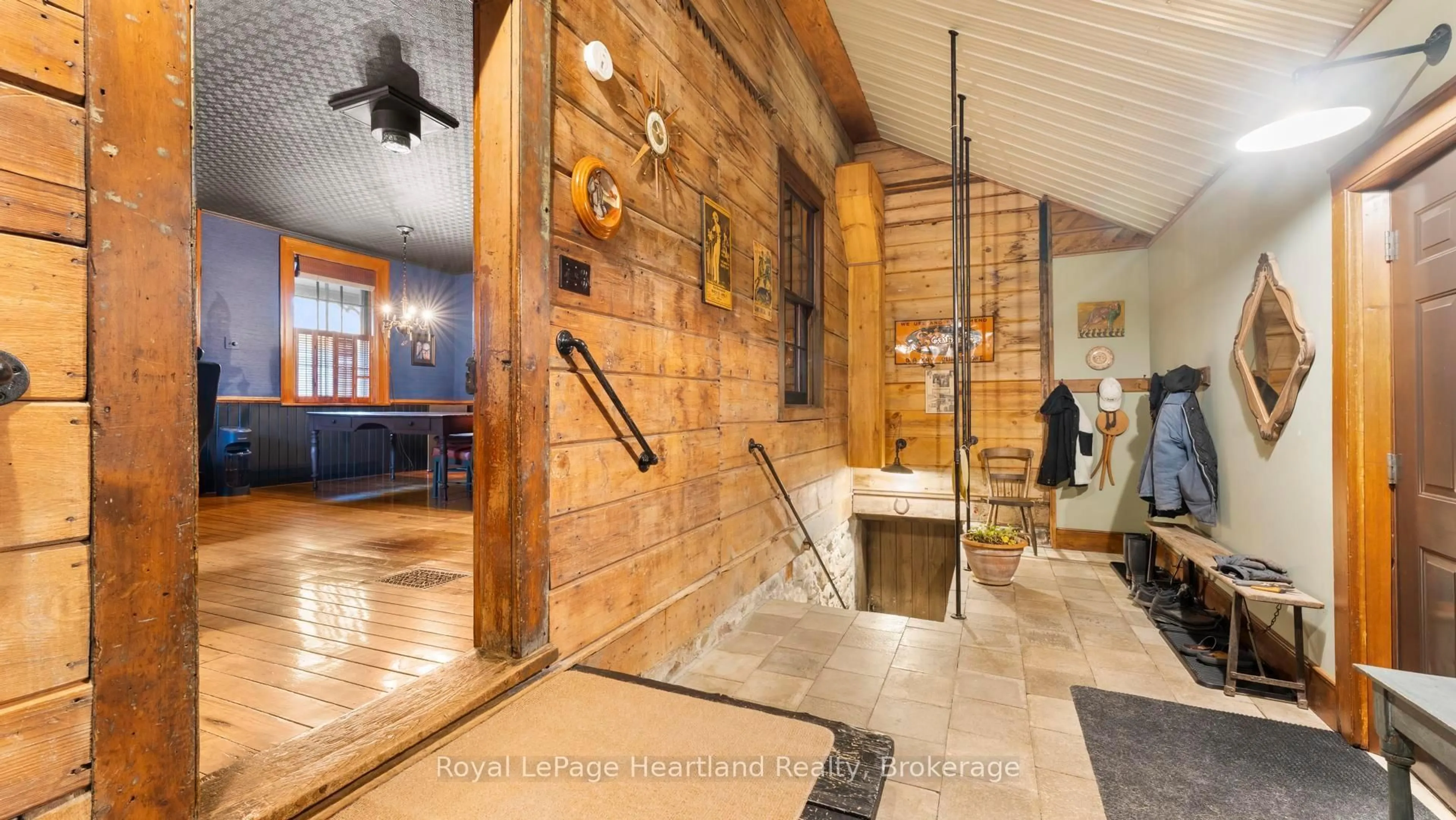 Indoor foyer for 38 Albert St, Ashfield-Colborne-Wawanosh Ontario N0M 1R0