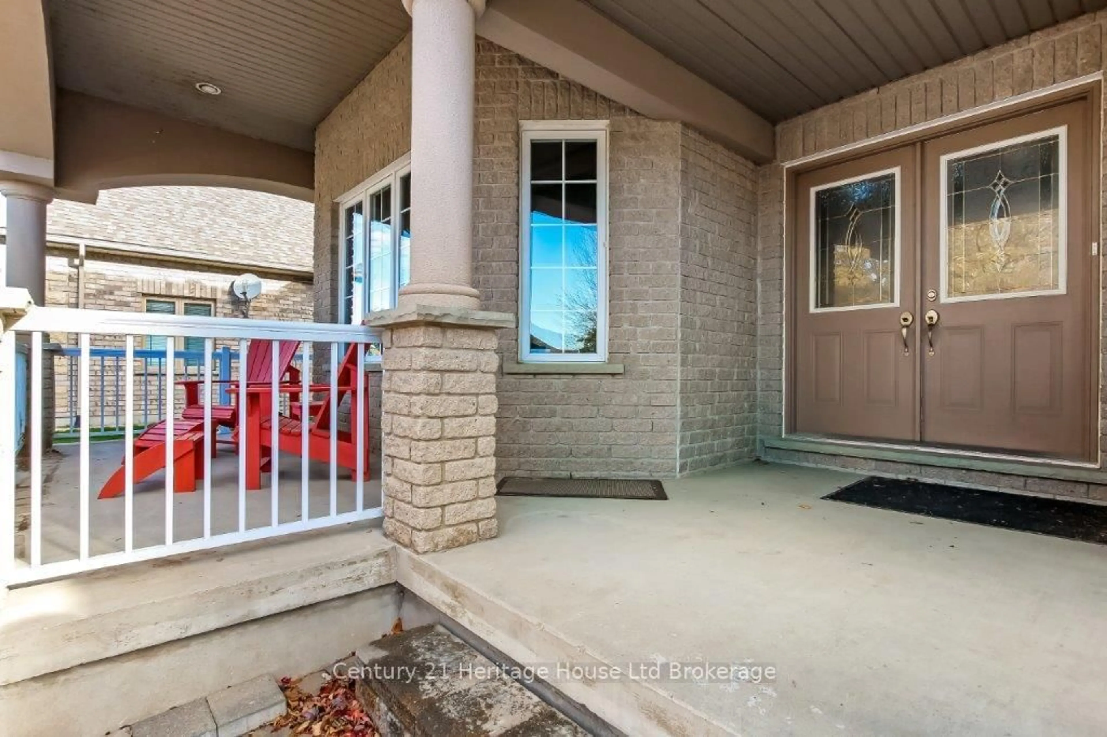 Indoor entryway for 143 Boyd Blvd, Zorra Ontario N0M 2M0