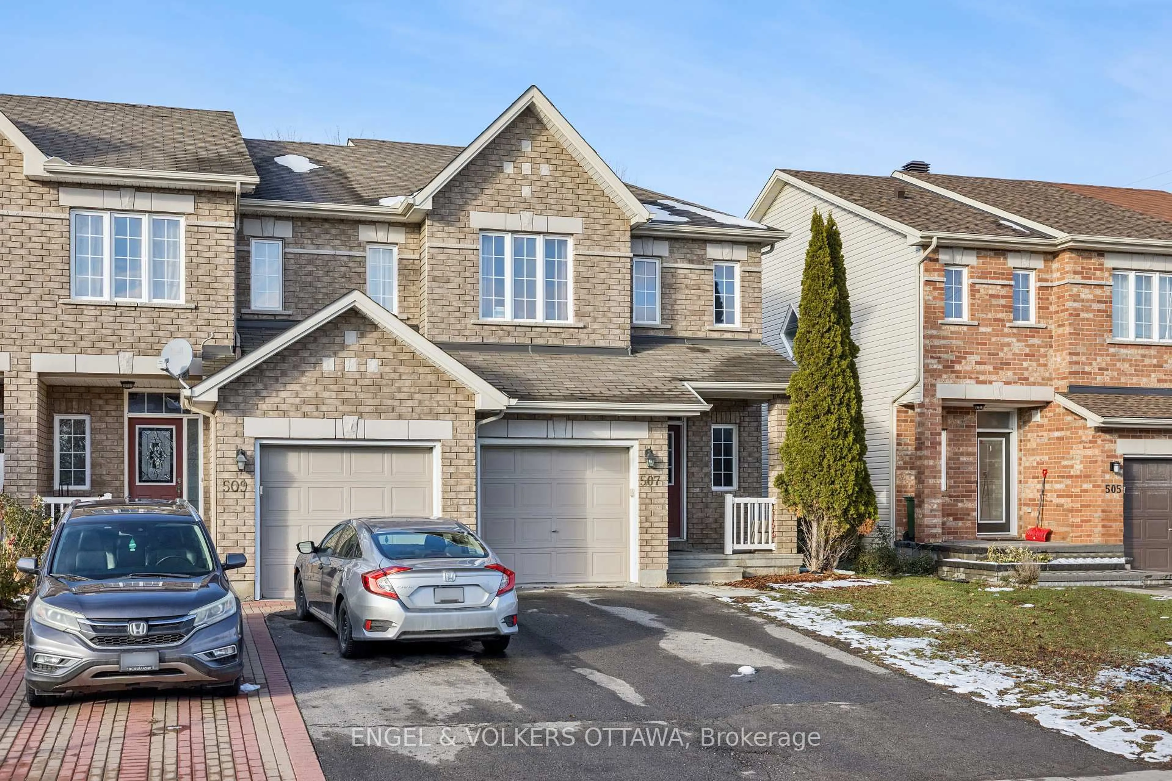 A pic from outside/outdoor area/front of a property/back of a property/a pic from drone, street for 507 Salzburg Dr, Orleans Ontario K4A 0C6