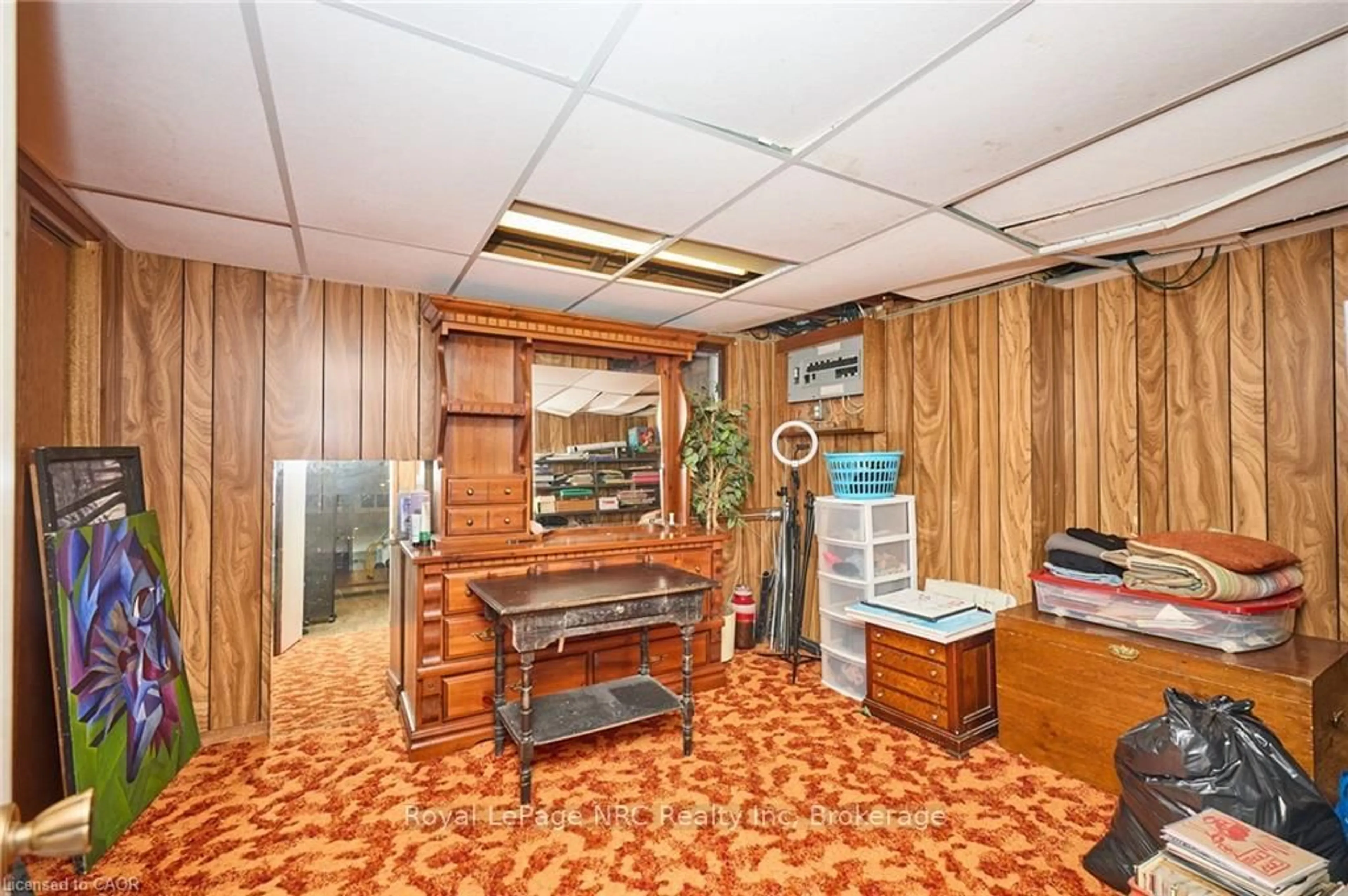 Lobby for 123 Fairview Ave, Haldimand Ontario N1A 1M2