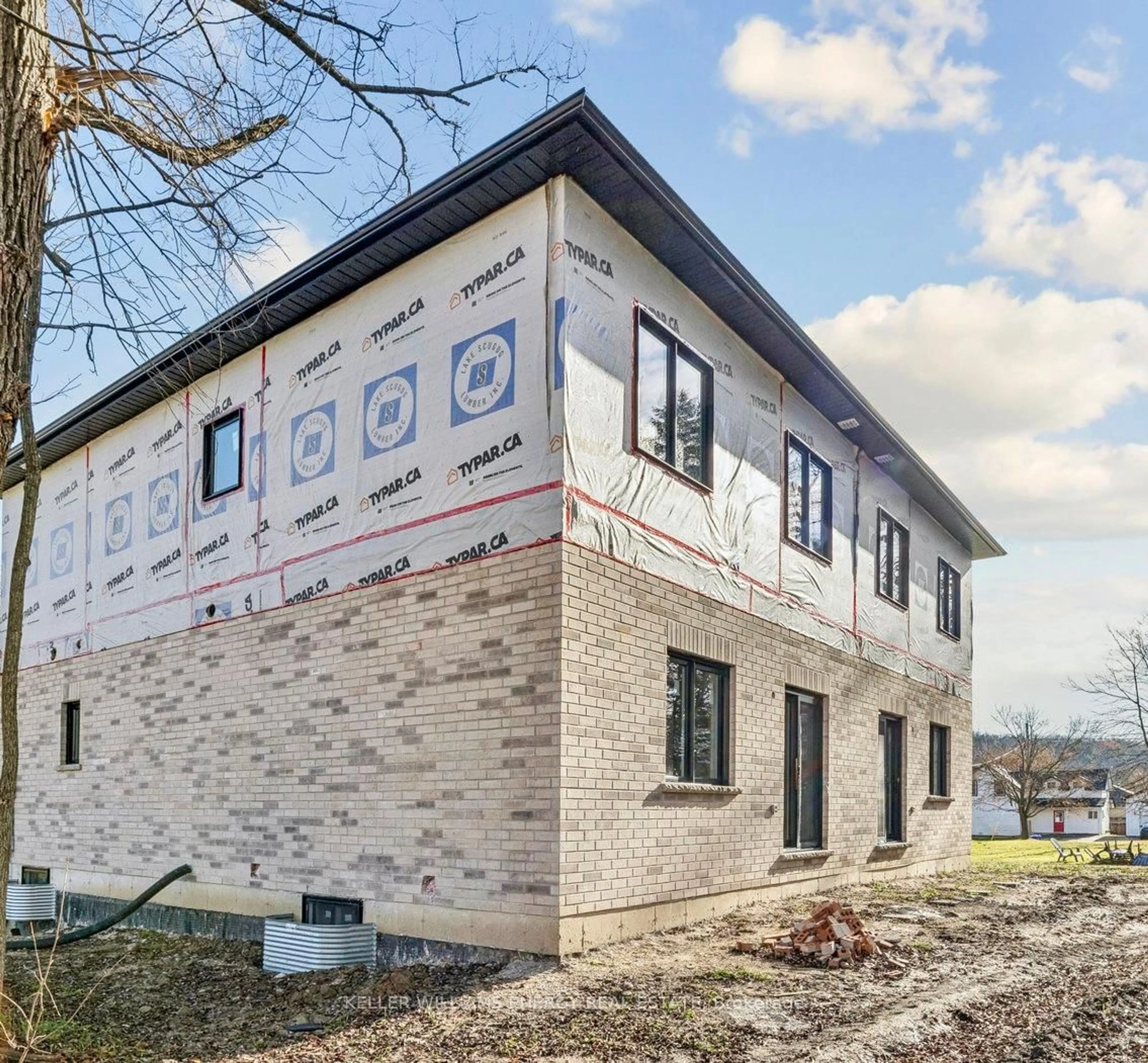 Home with brick exterior material, building for 13 Union St, Cavan Monaghan Ontario L0A 1G0