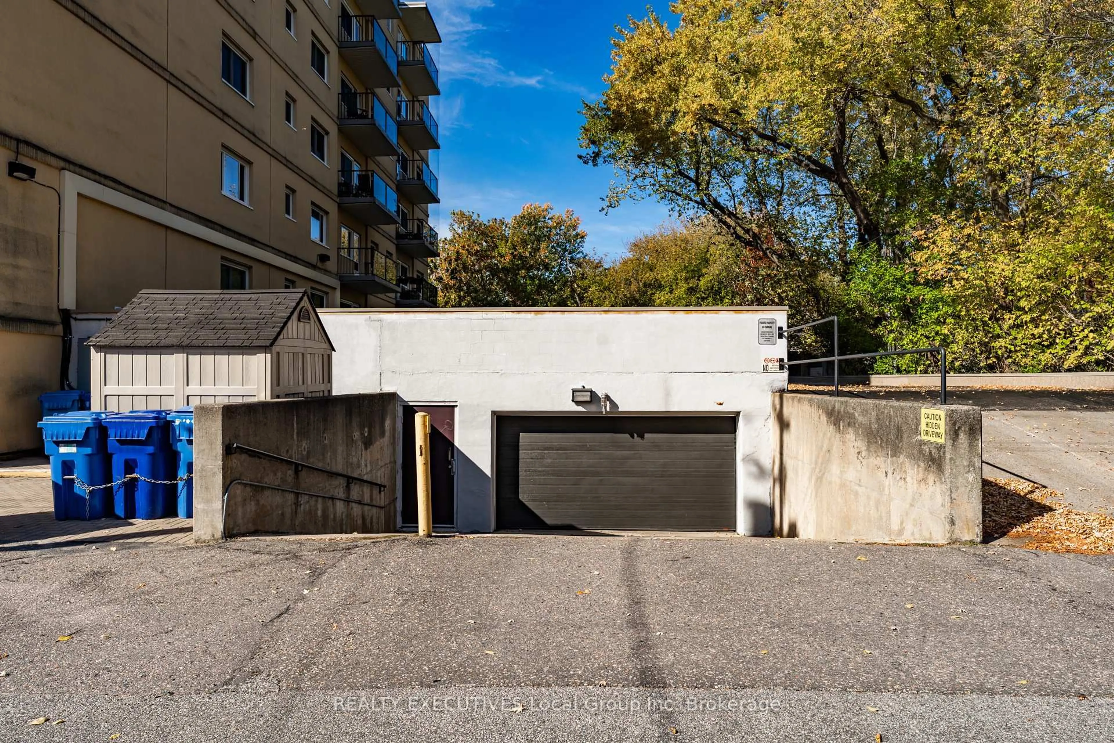 Parking for 810 Main St #303, North Bay Ontario P1B 2V9