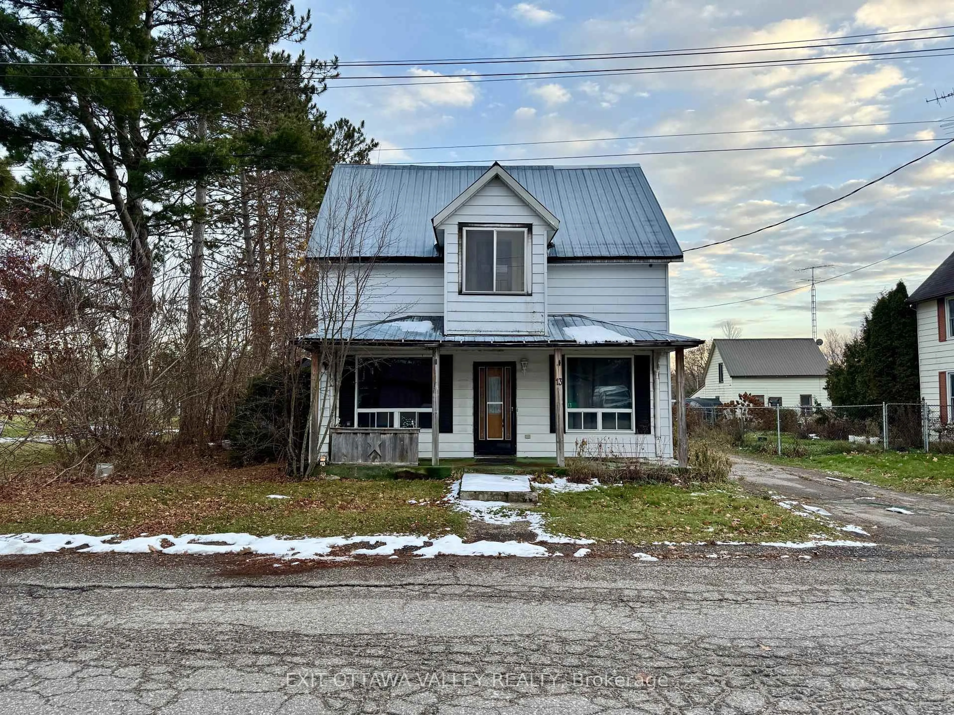 Unknown for 13 Grace St, Westmeath Ontario K0J 2L0