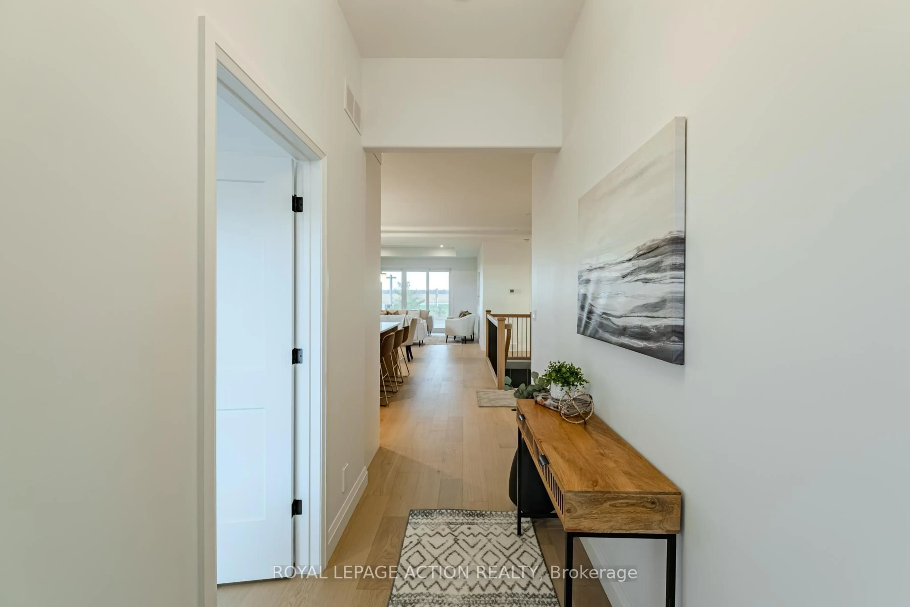 Indoor entryway for 51 Wild Rose Lane, Norfolk Ontario N0E 1P0