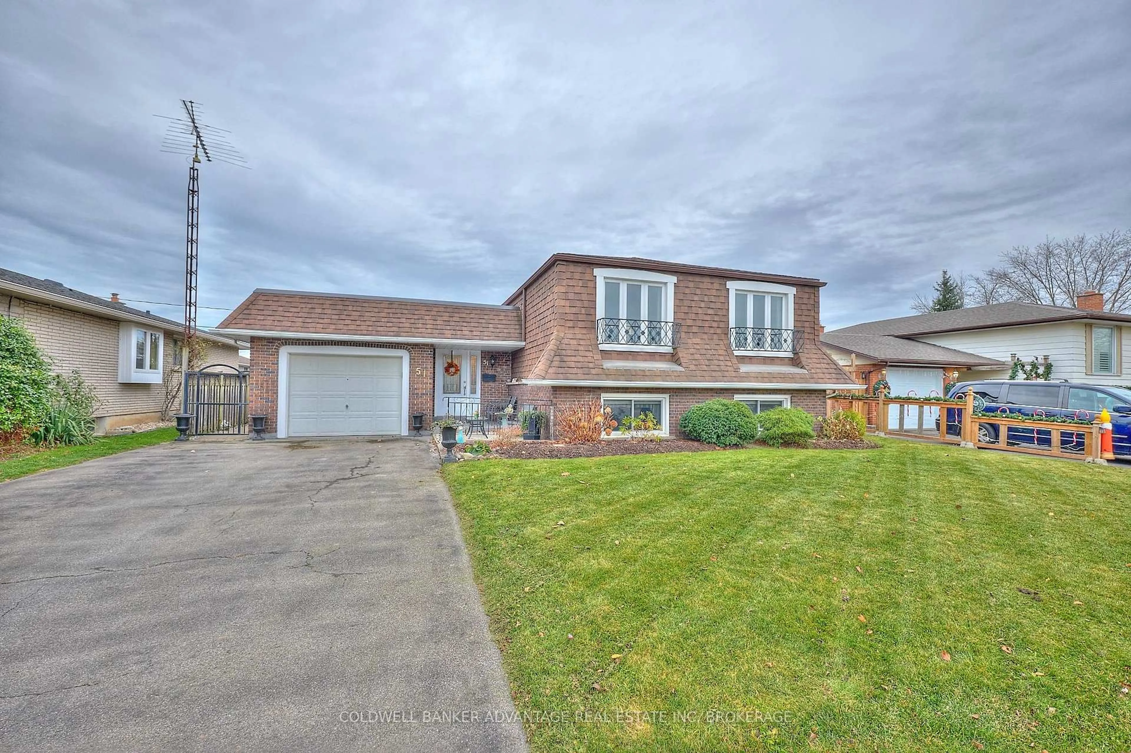 Home with brick exterior material, street for 51 Westwood Cres, Welland Ontario L3C 4R2
