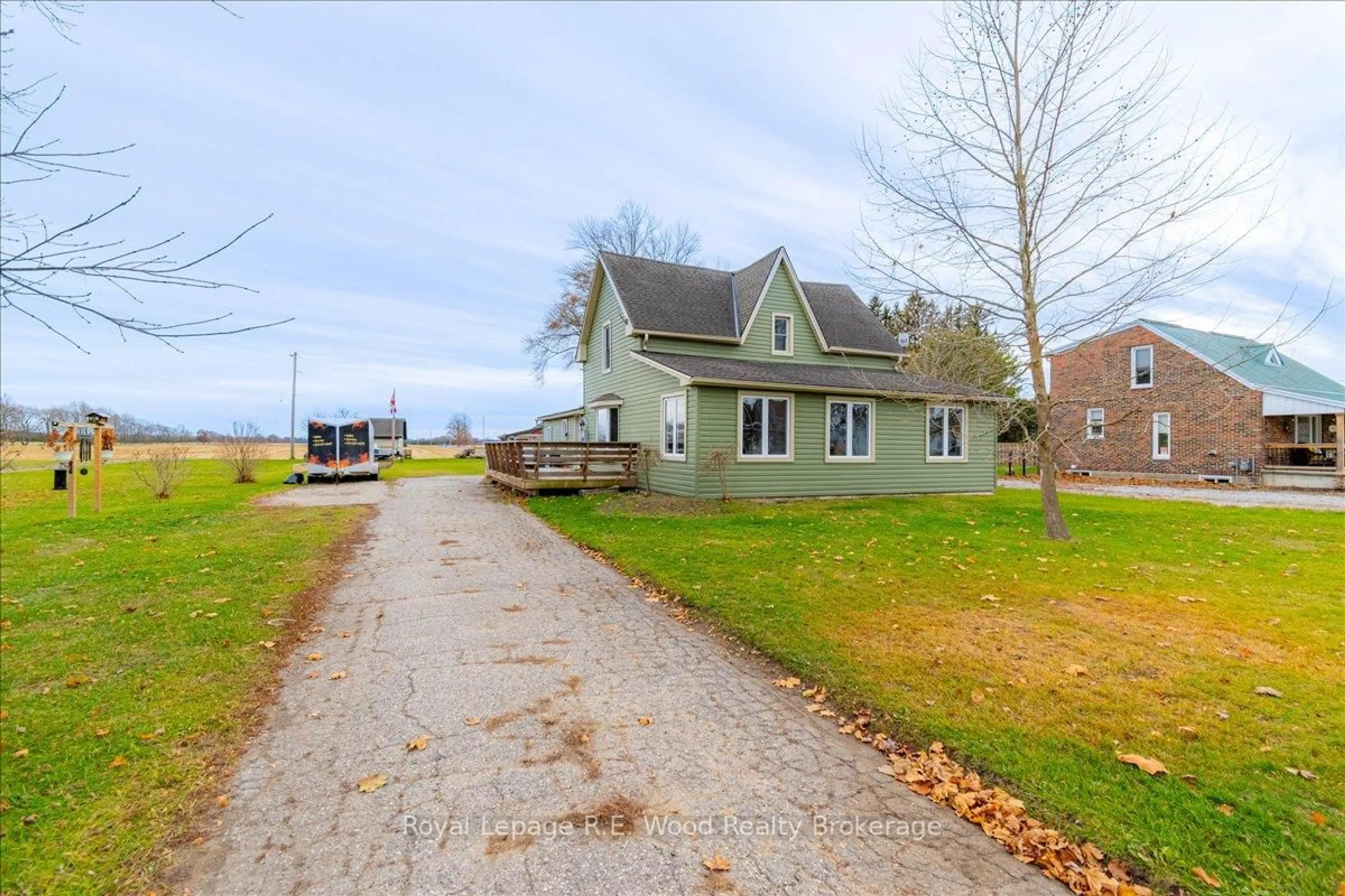 A pic from outside/outdoor area/front of a property/back of a property/a pic from drone, unknown for 104 La Salette Rd, Norfolk Ontario N0E 1H0