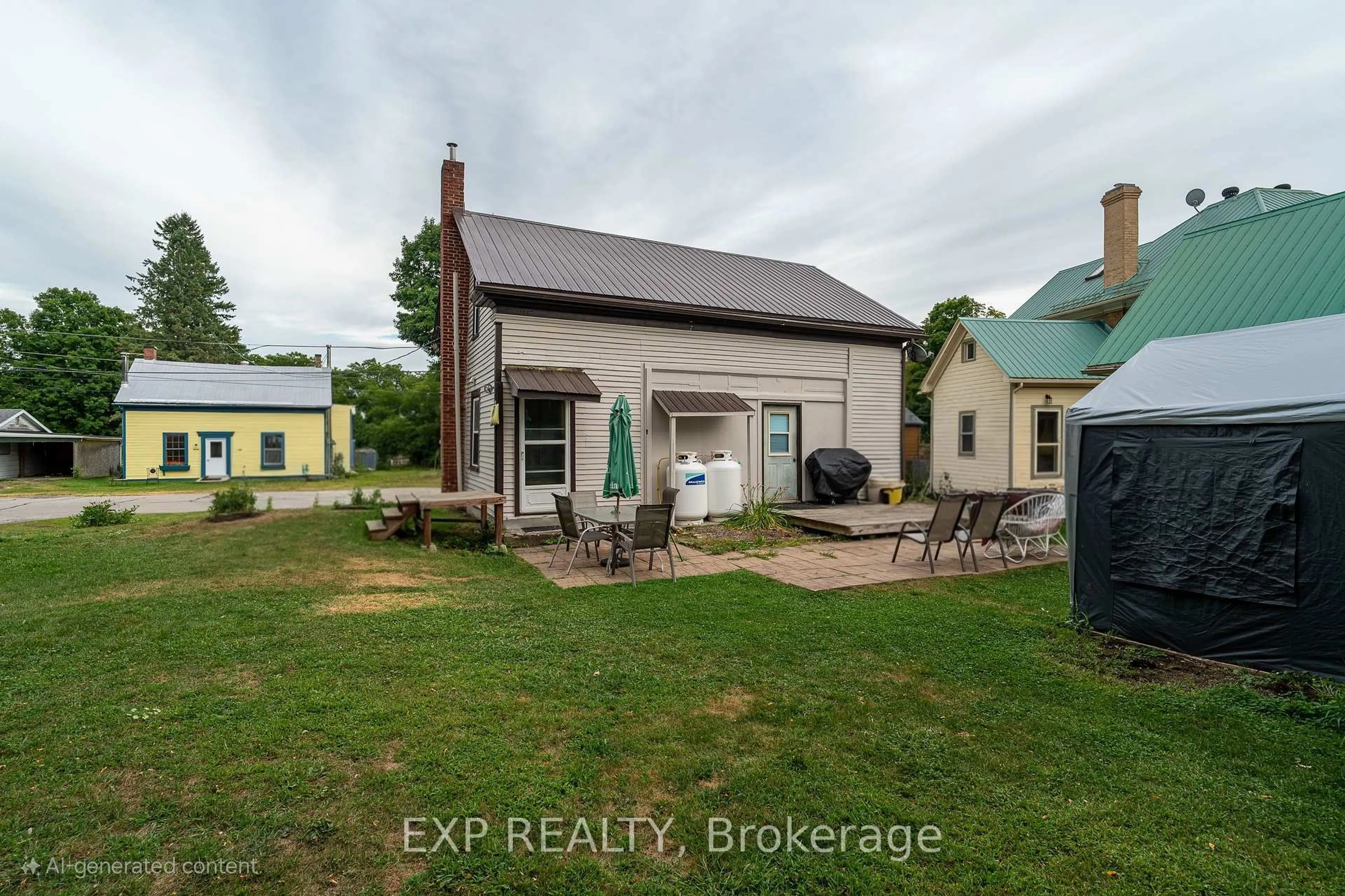 A pic from outside/outdoor area/front of a property/back of a property/a pic from drone, building for 105 Rideau St, Merrickville-Wolford Ontario K0G 1N0
