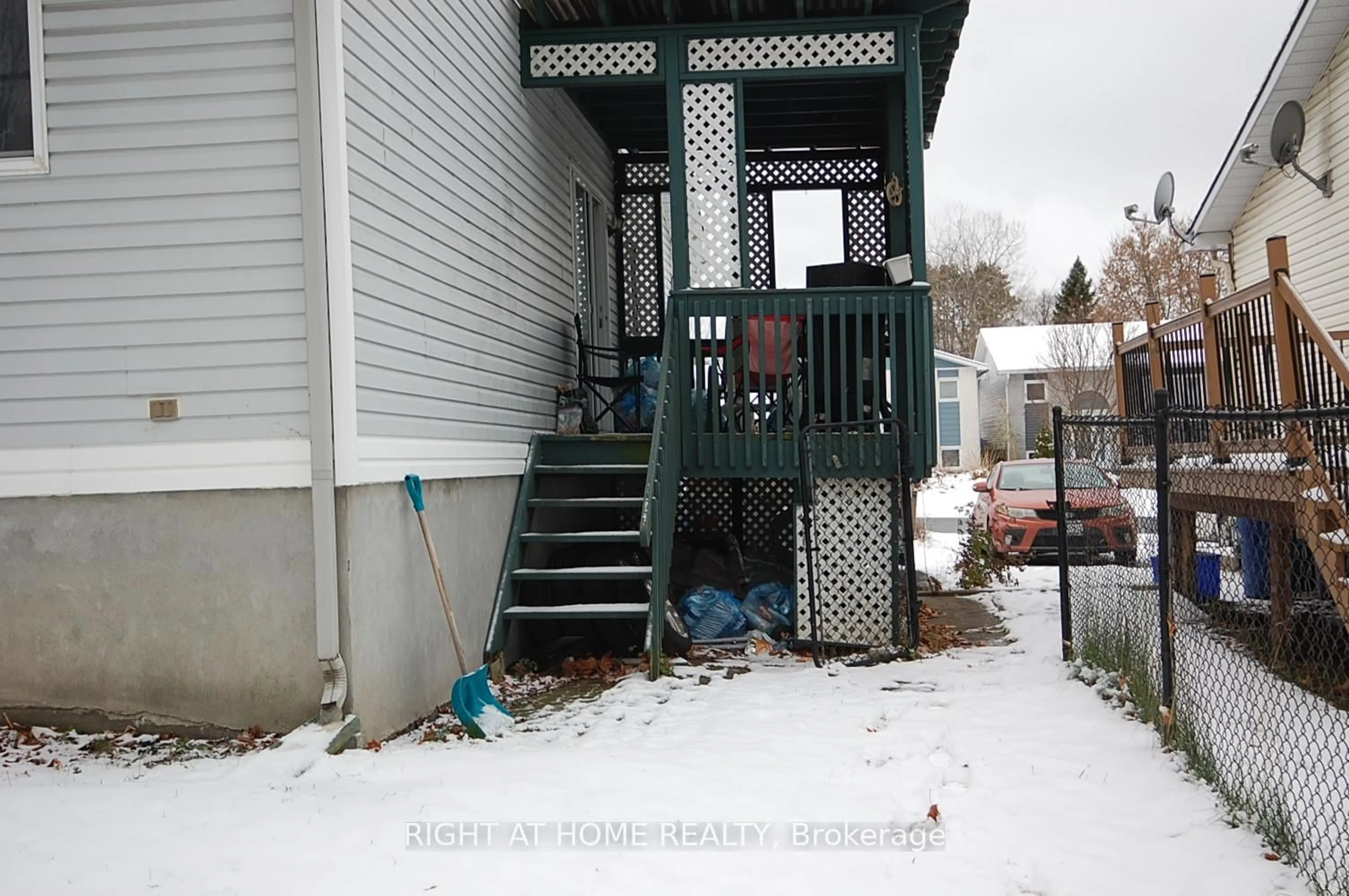 Patio, building for 937 Morris St, Clarence-Rockland Ontario K4K 1N1