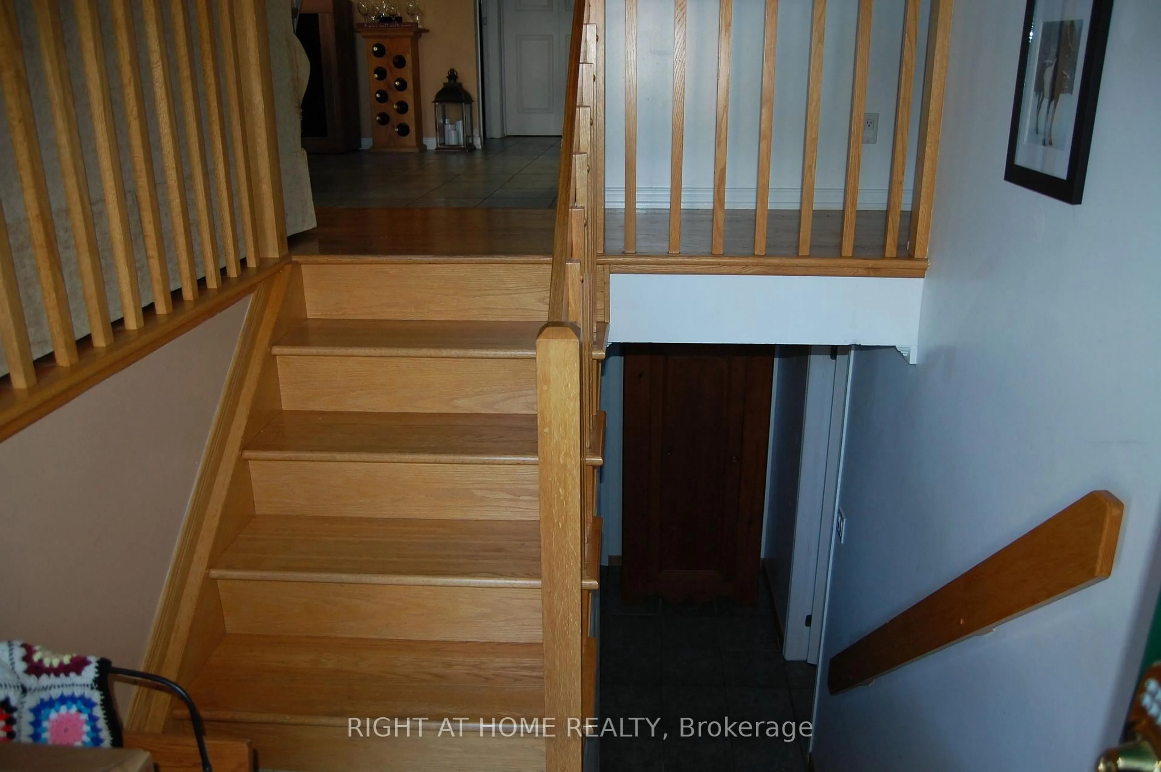 Stairs for 937 Morris St, Clarence-Rockland Ontario K4K 1N1