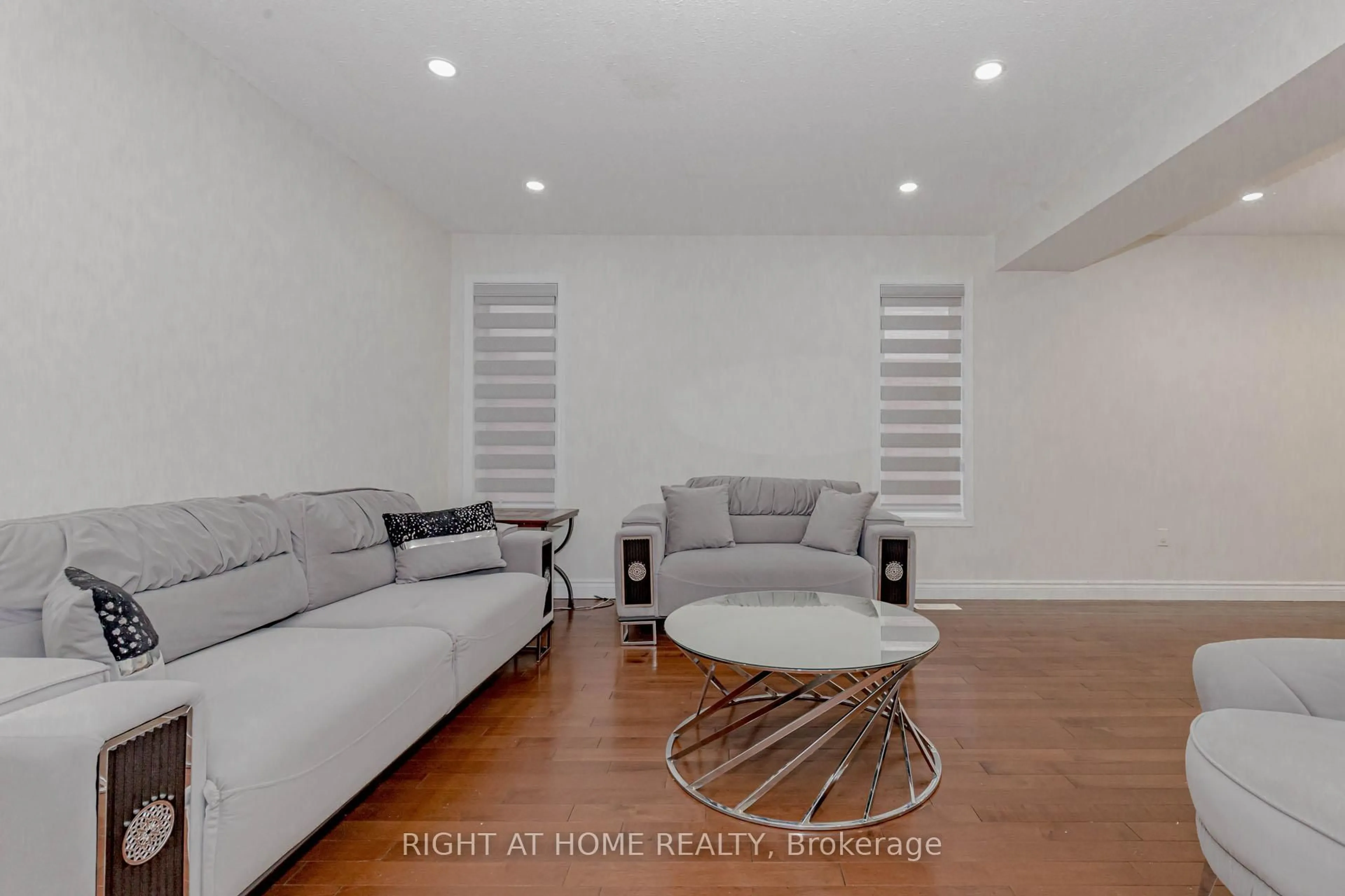 Living room with furniture, unknown for 51 Hawkins Dr, Cambridge Ontario N1T 1Z7