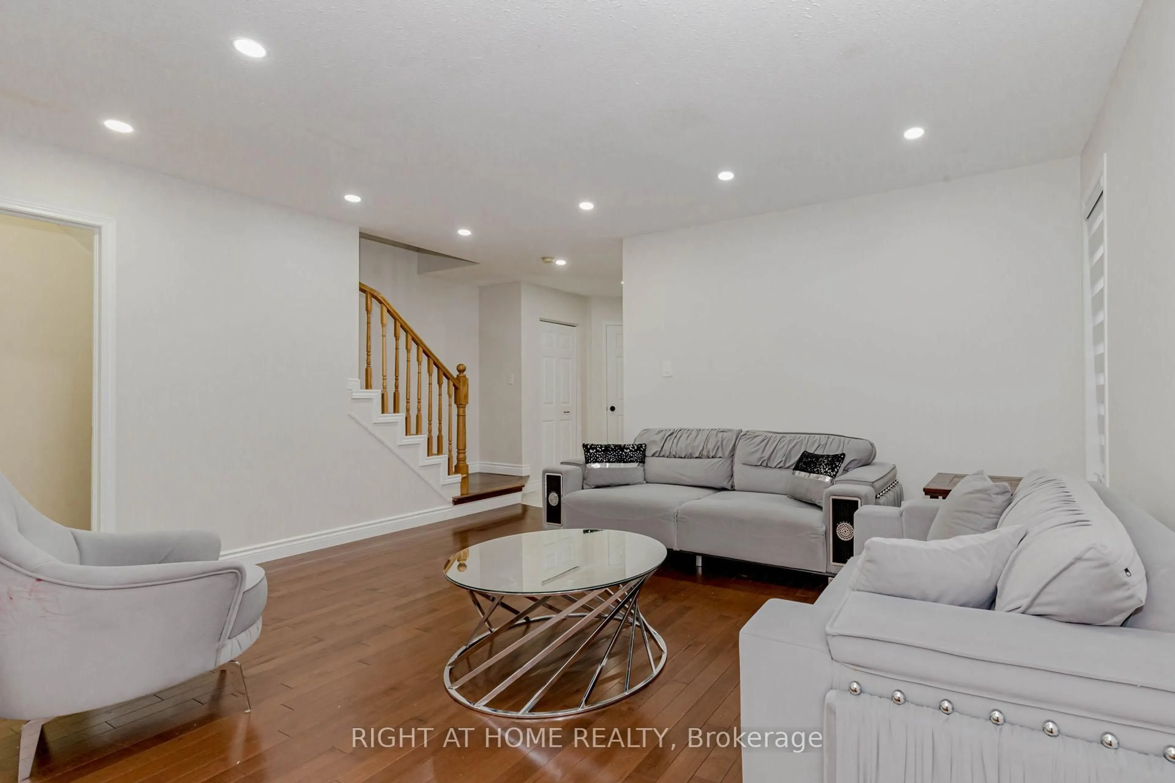 Living room with furniture, unknown for 51 Hawkins Dr, Cambridge Ontario N1T 1Z7