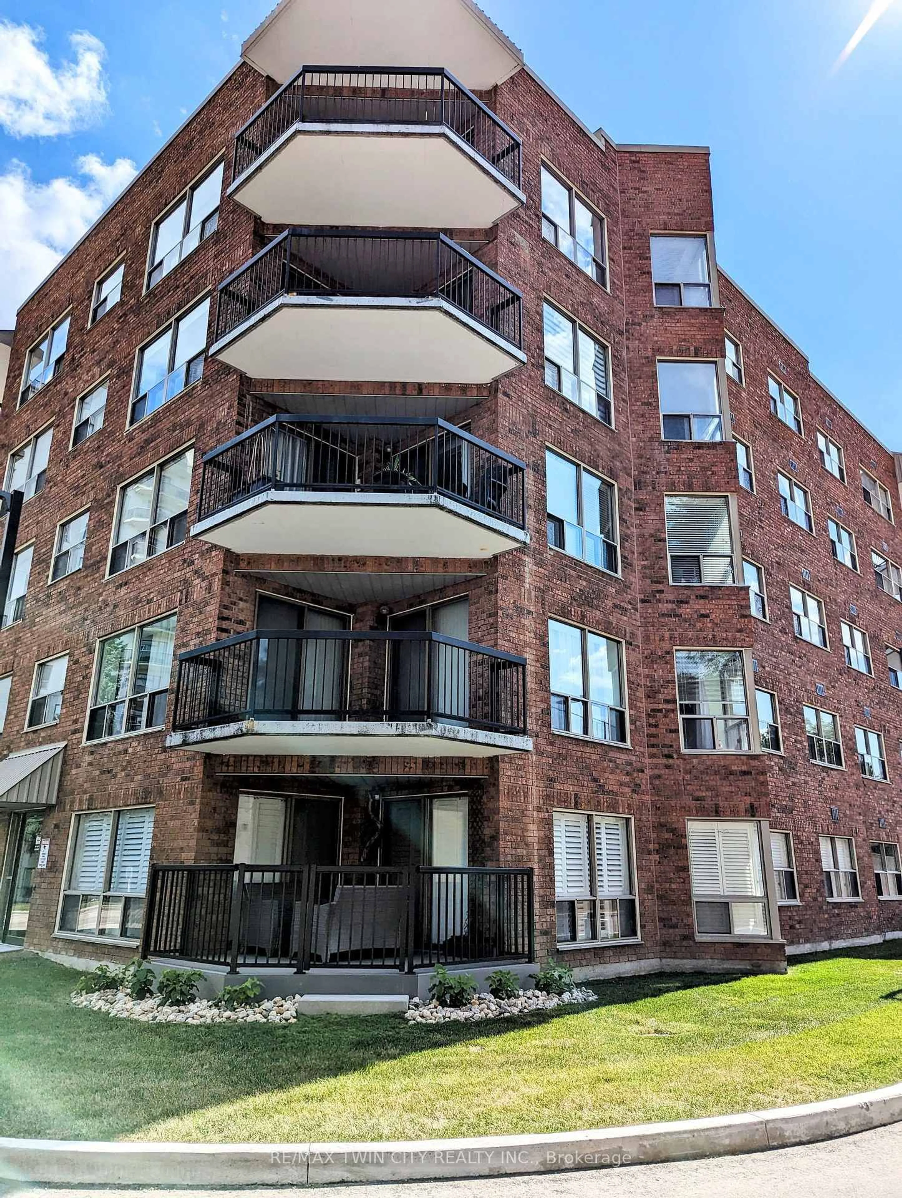 Home with brick exterior material, building for 300 Keats Way #407, Waterloo Ontario N2L 6E6