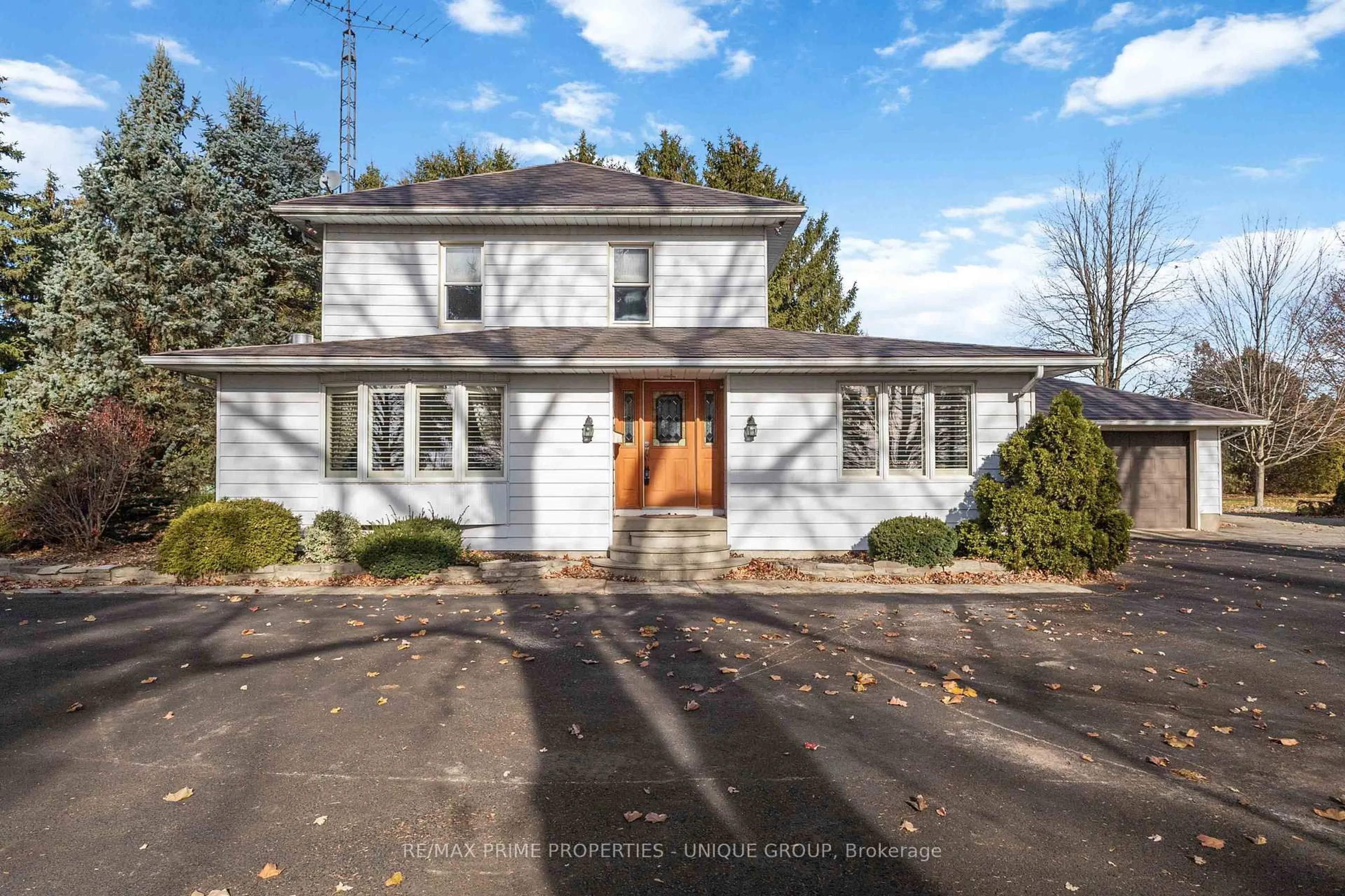 A pic from outside/outdoor area/front of a property/back of a property/a pic from drone, street for 7884 Birnam Line, Warwick Ontario N0M 1B0