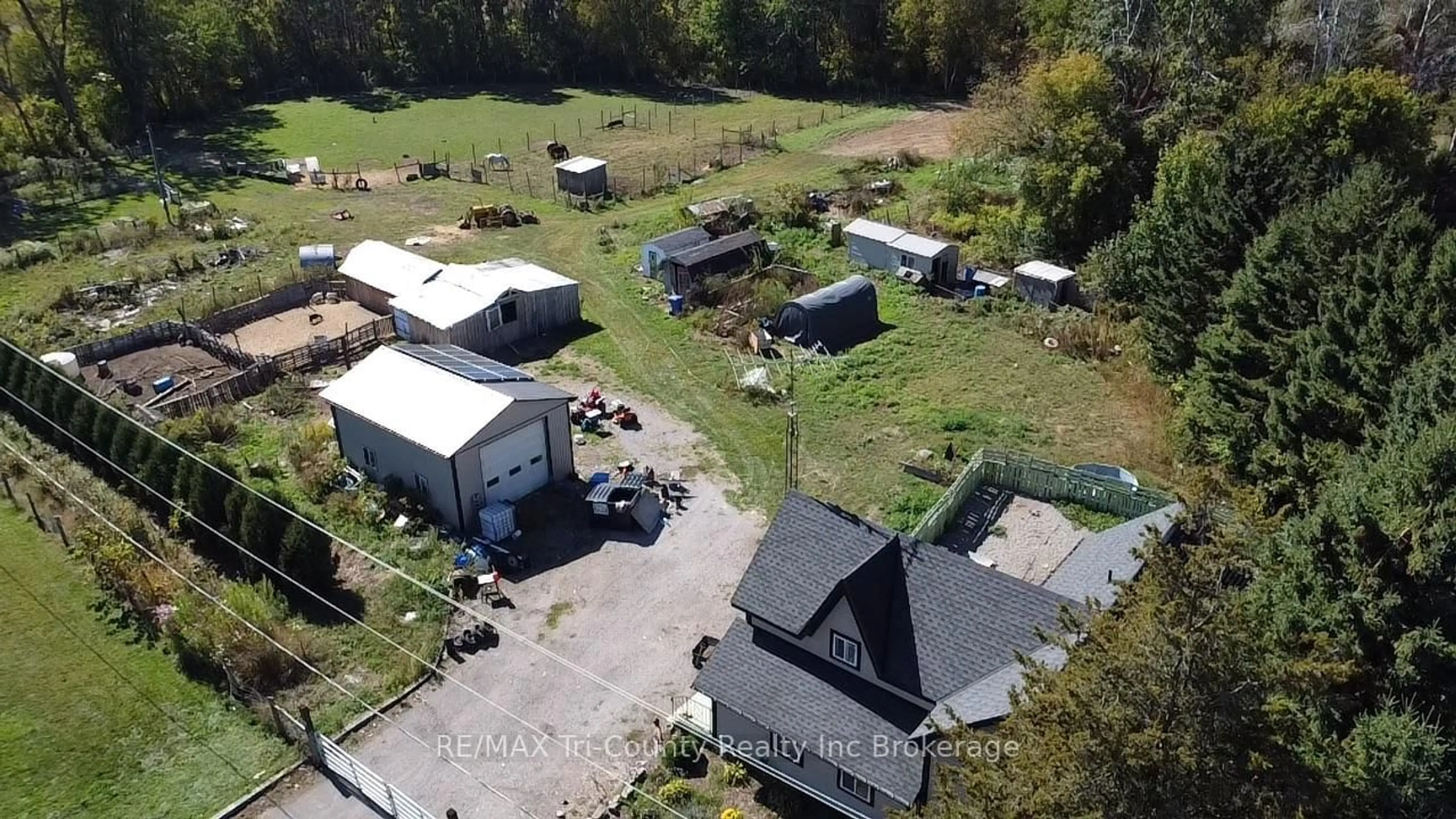 A pic from outside/outdoor area/front of a property/back of a property/a pic from drone, unknown for 853 Norfolk County 28 Rd, Norfolk Ontario N0E 1G0