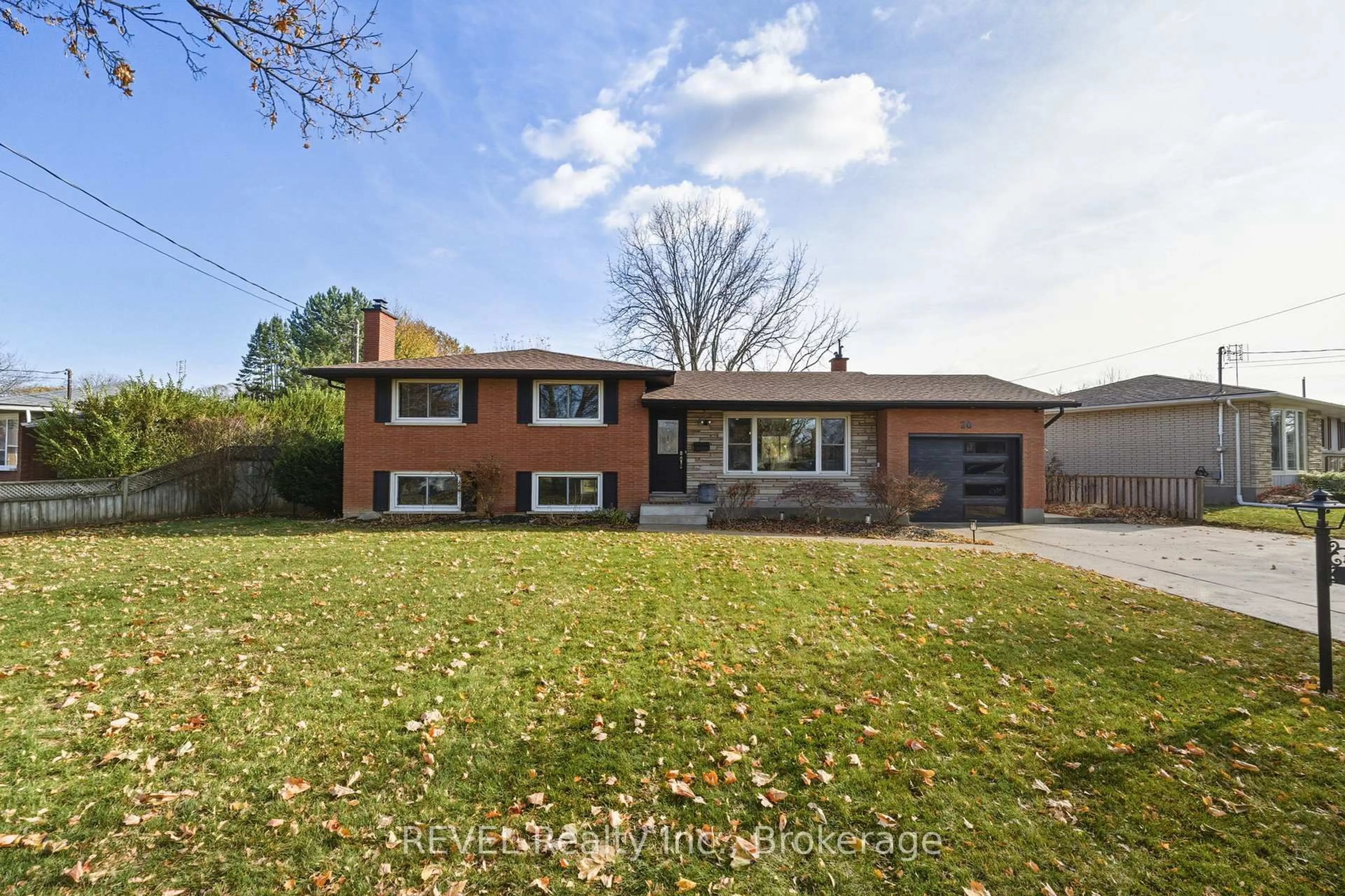 Home with brick exterior material, street for 20 Bishops Rd, St. Catharines Ontario L2M 1T9