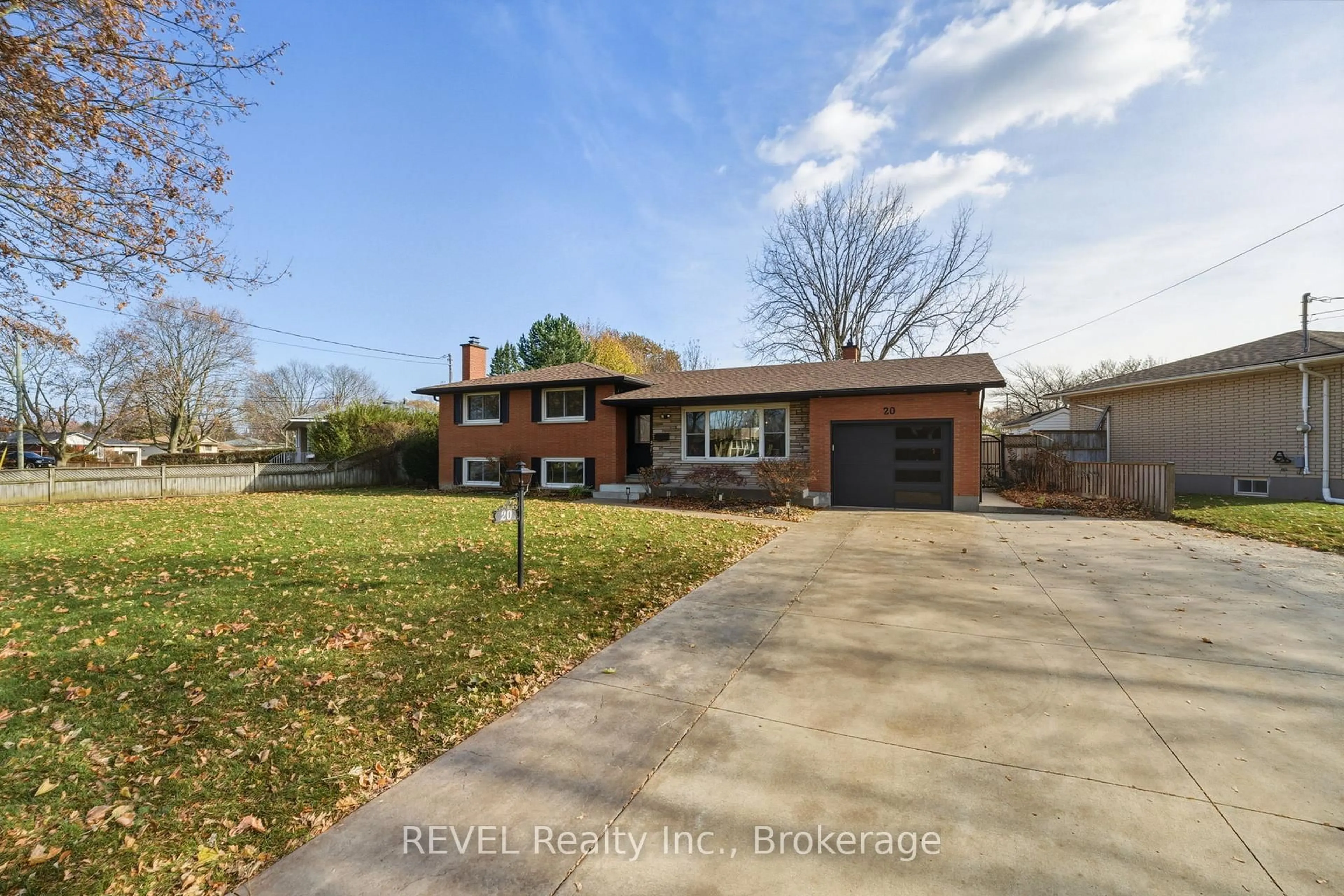 Home with brick exterior material, street for 20 Bishops Rd, St. Catharines Ontario L2M 1T9