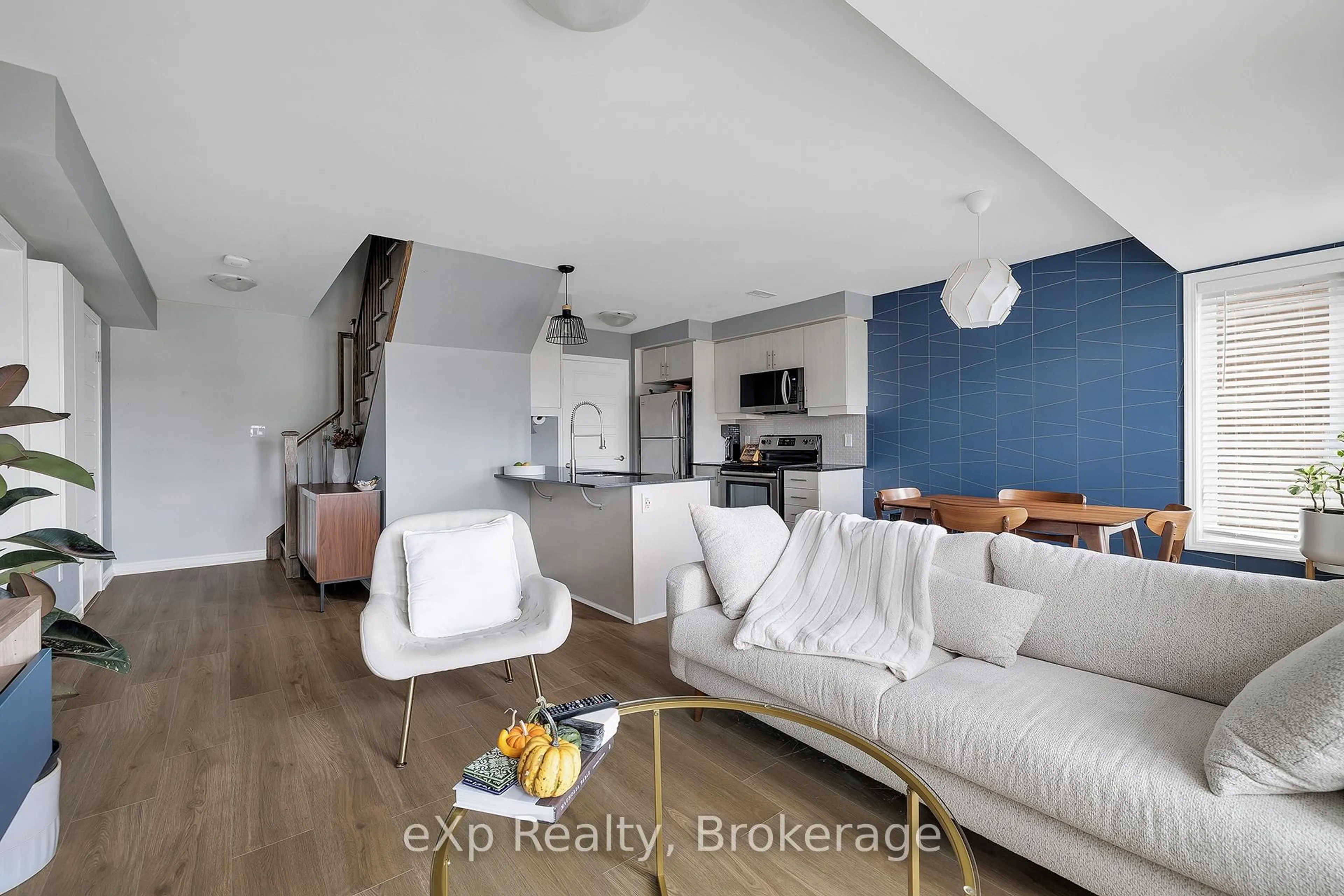 Unknown for 904 Apple Hill Lane, Kitchener Ontario N2R 1P6