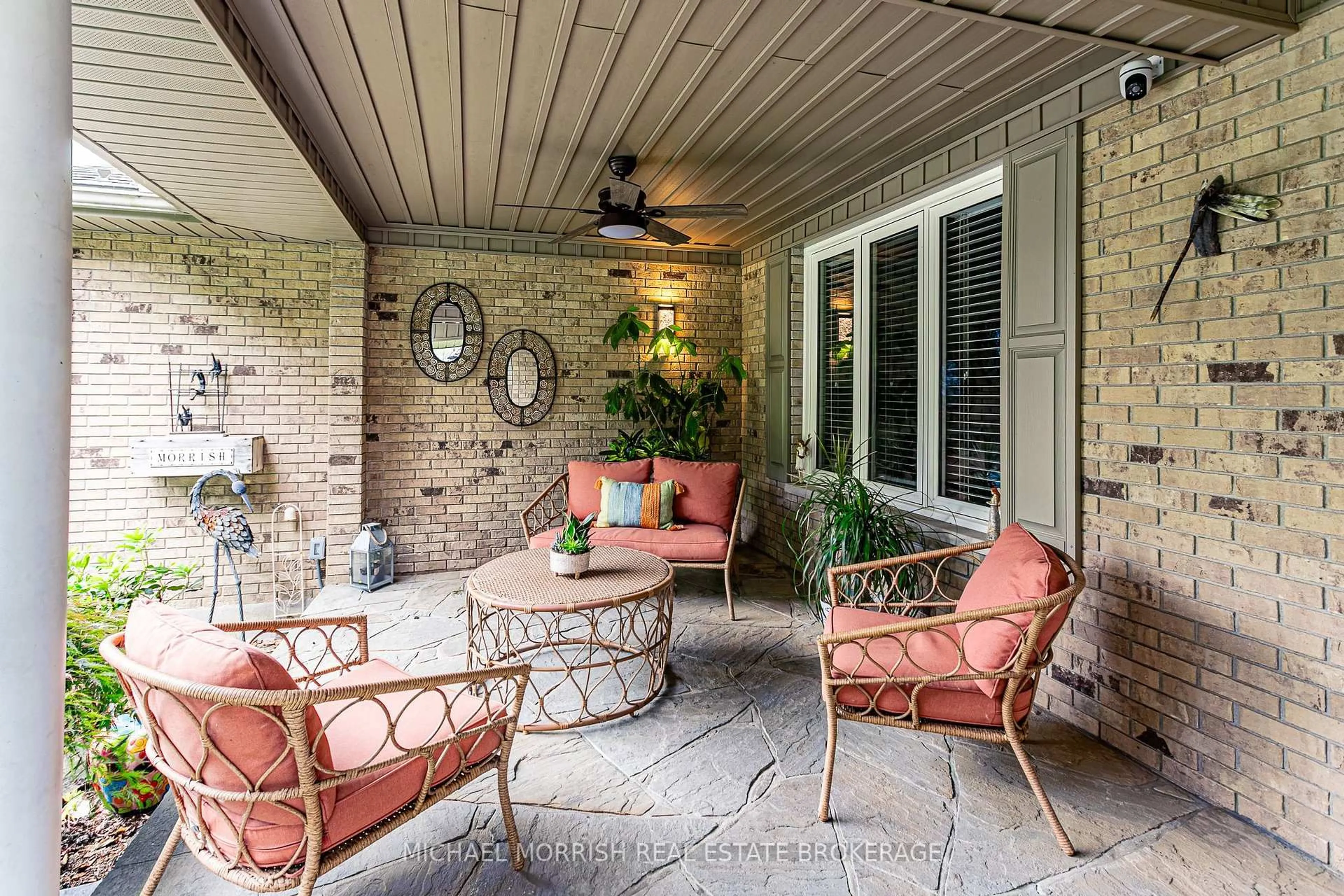 Patio, street for 232 Mill Pond Cres, Strathroy-Caradoc Ontario N7G 3R1