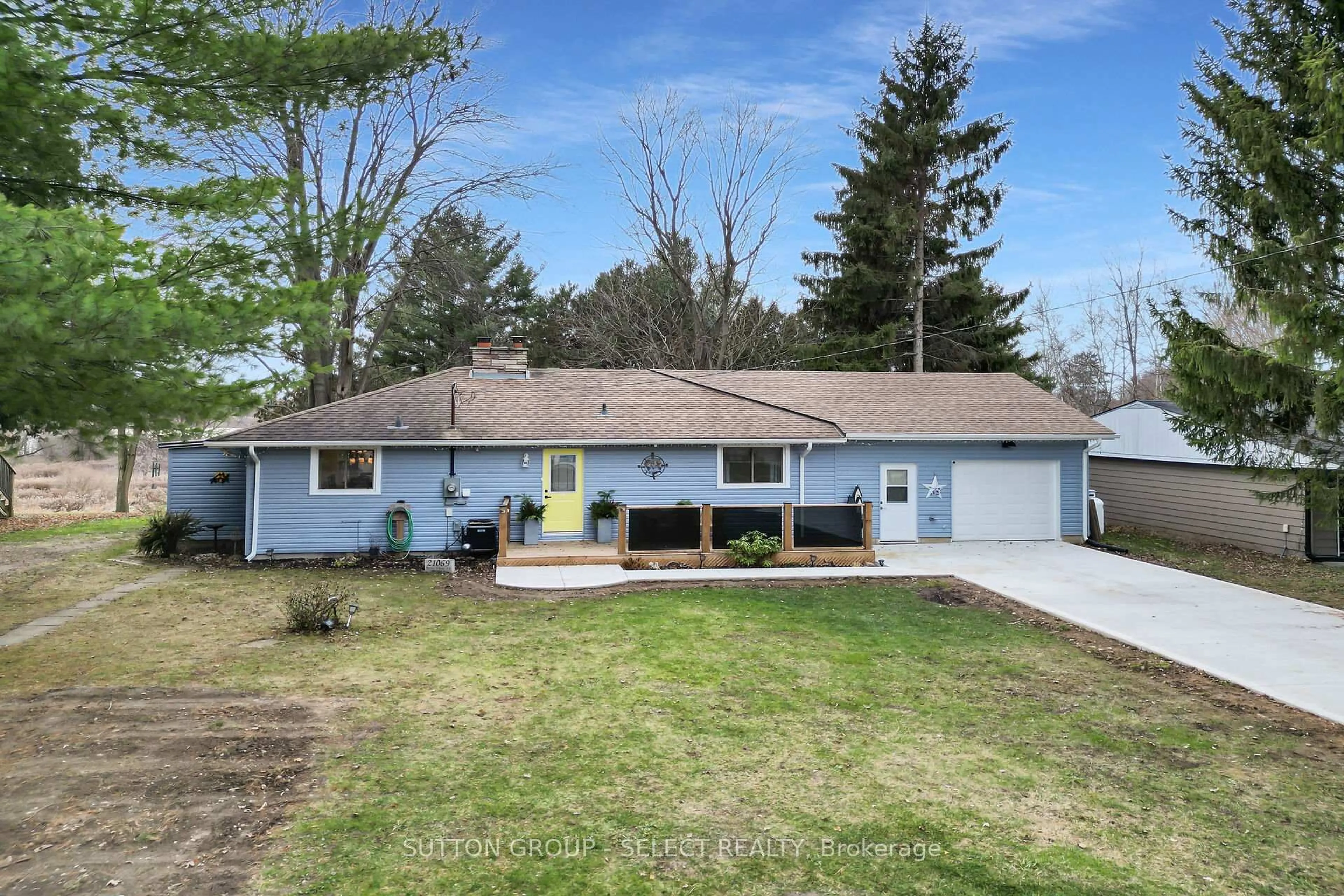 Unknown for 21069 Riverview Dr, Thames Centre Ontario N0M 2P0