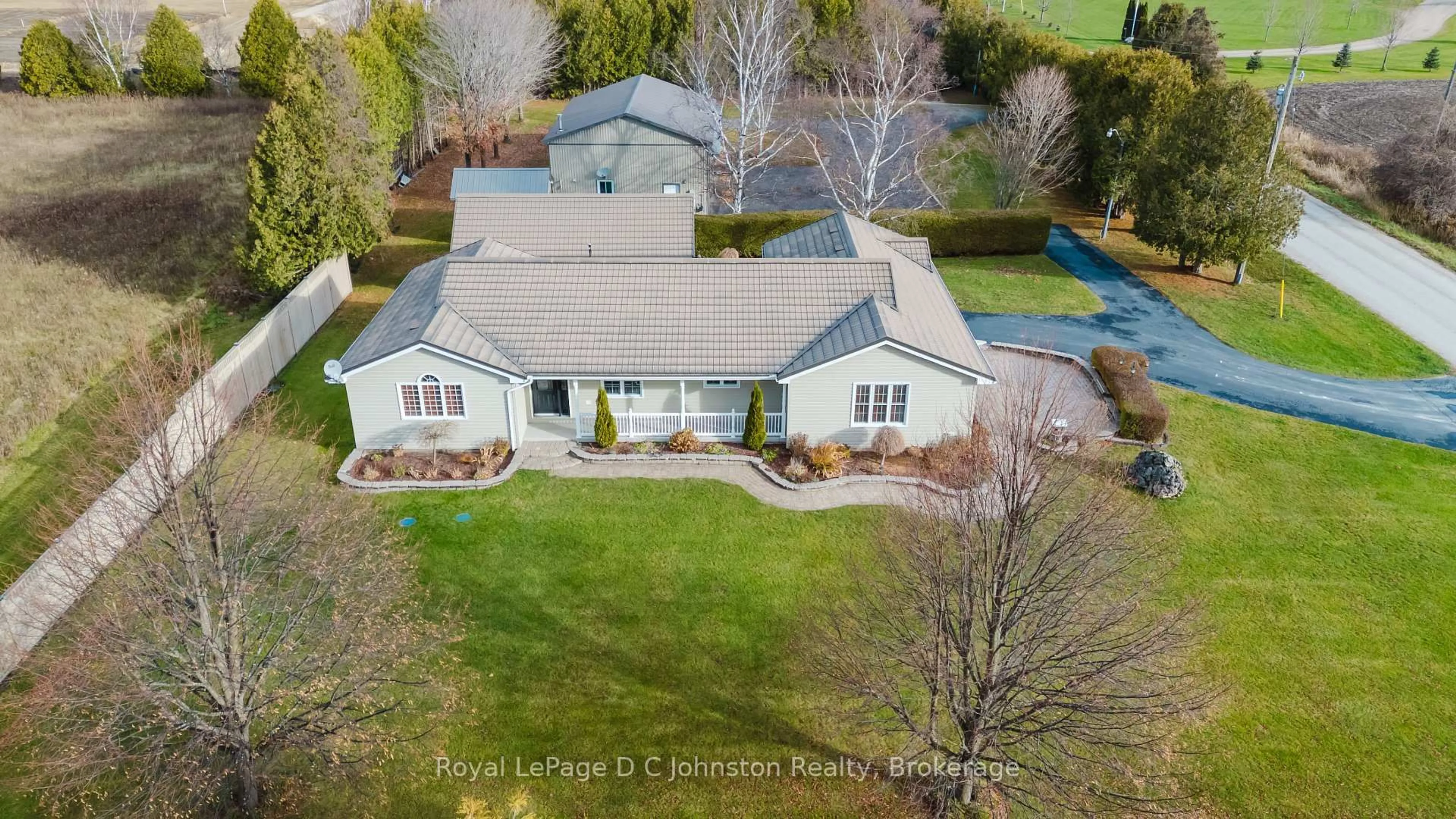 A pic from outside/outdoor area/front of a property/back of a property/a pic from drone, unknown for 496 Spence St, Saugeen Shores Ontario N0H 2L0