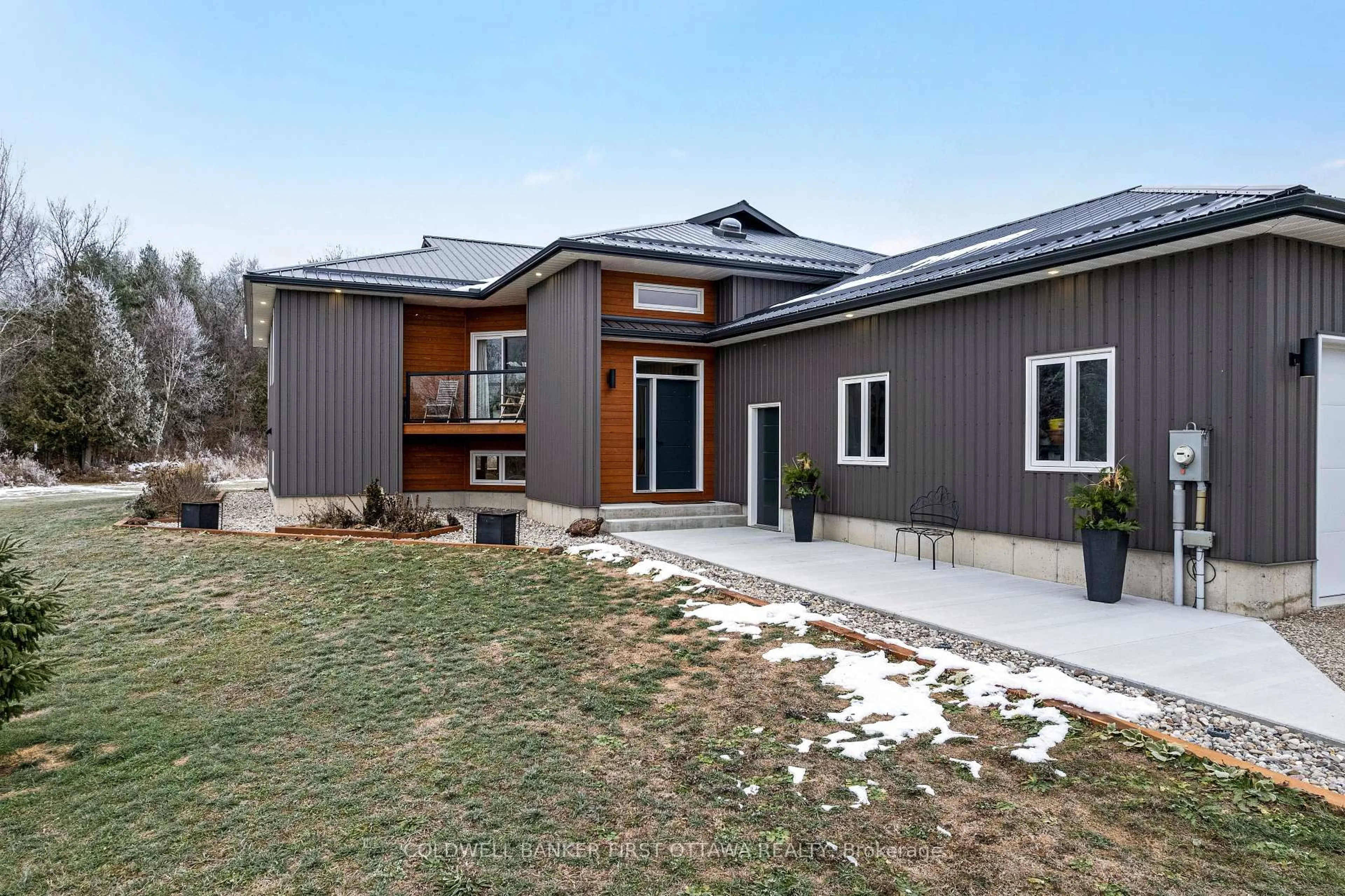 Home with brick exterior material, unknown for 462 Althorpe Rd, Perth Ontario K7H 3C9