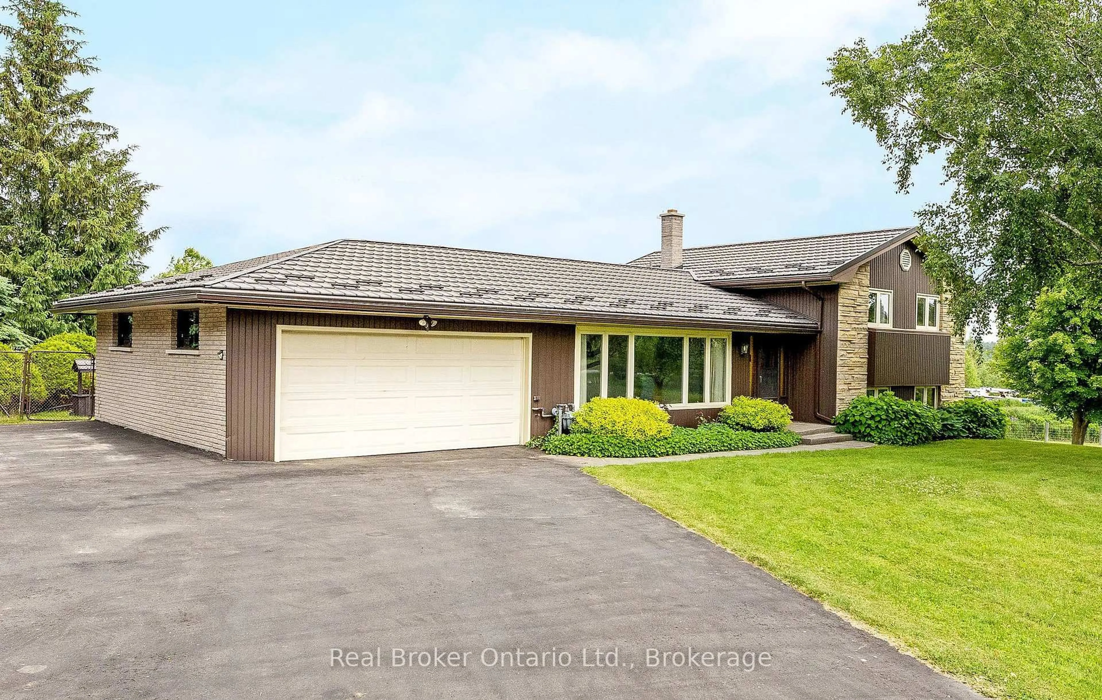 Home with brick exterior material, street for 9412 Sideroad 17, Erin Ontario N0B 1Z0