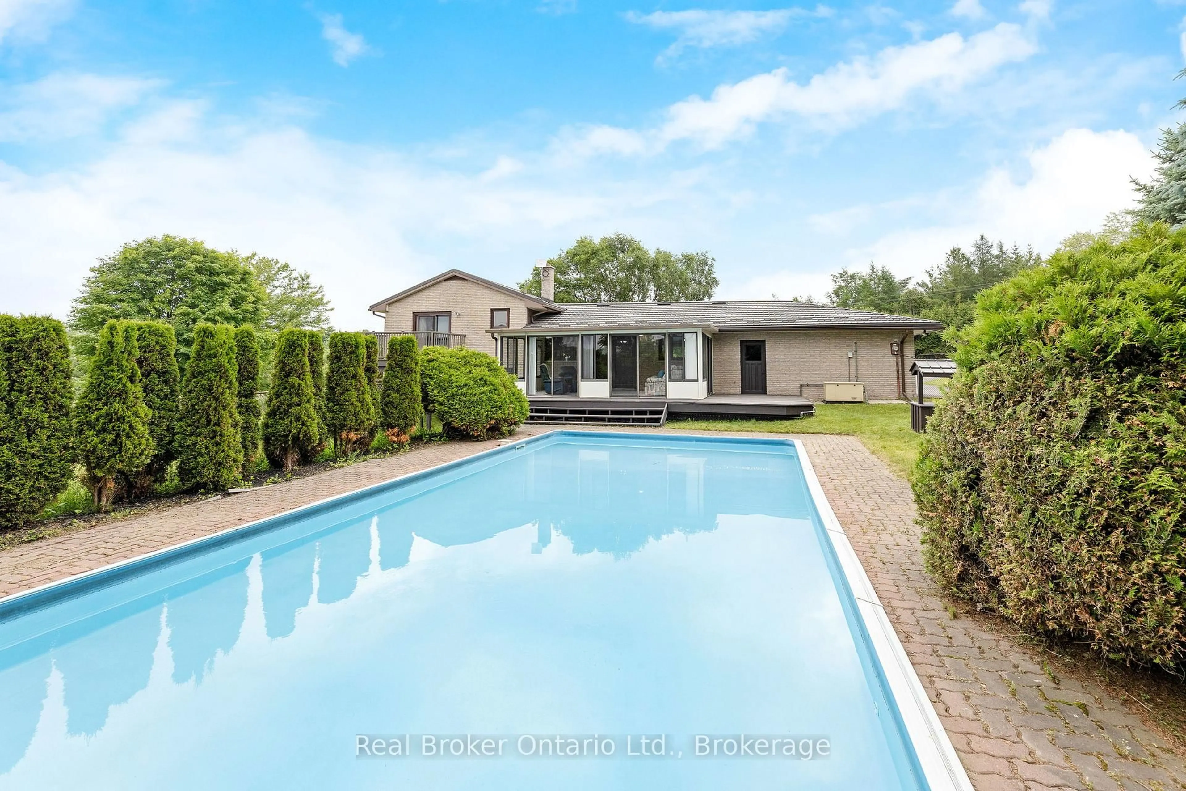 Pool for 9412 Sideroad 17, Erin Ontario N0B 1Z0