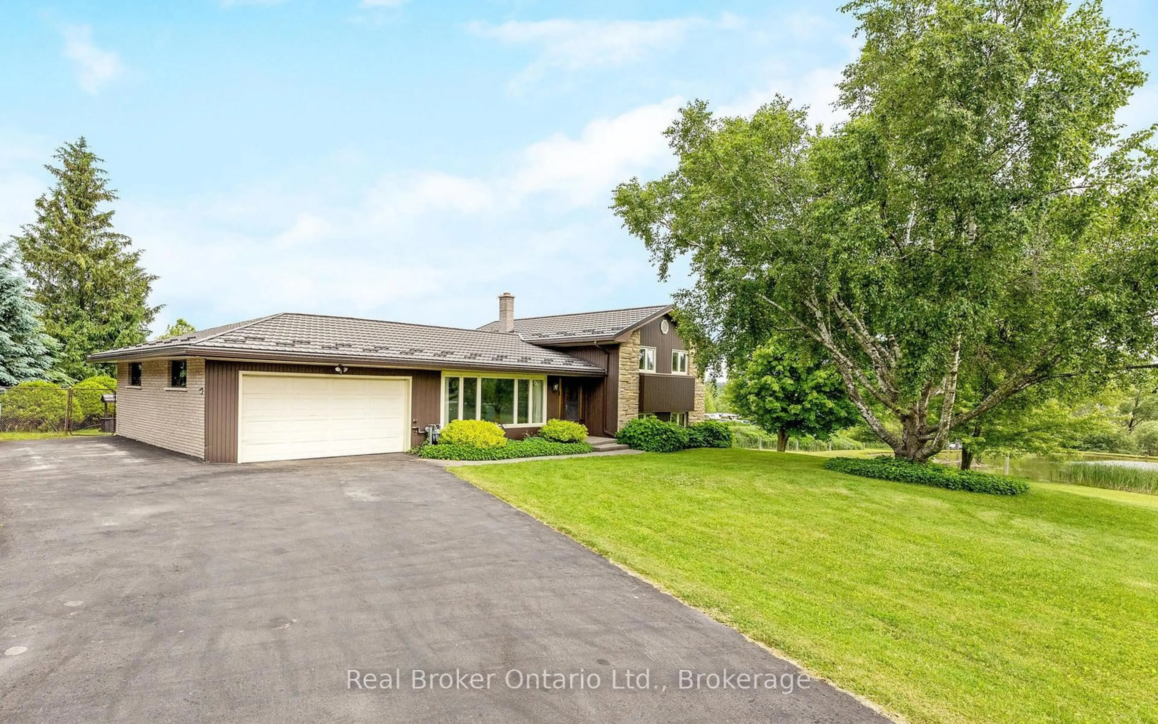 A pic from outside/outdoor area/front of a property/back of a property/a pic from drone, street for 9412 Sideroad 17, Erin Ontario N0B 1Z0