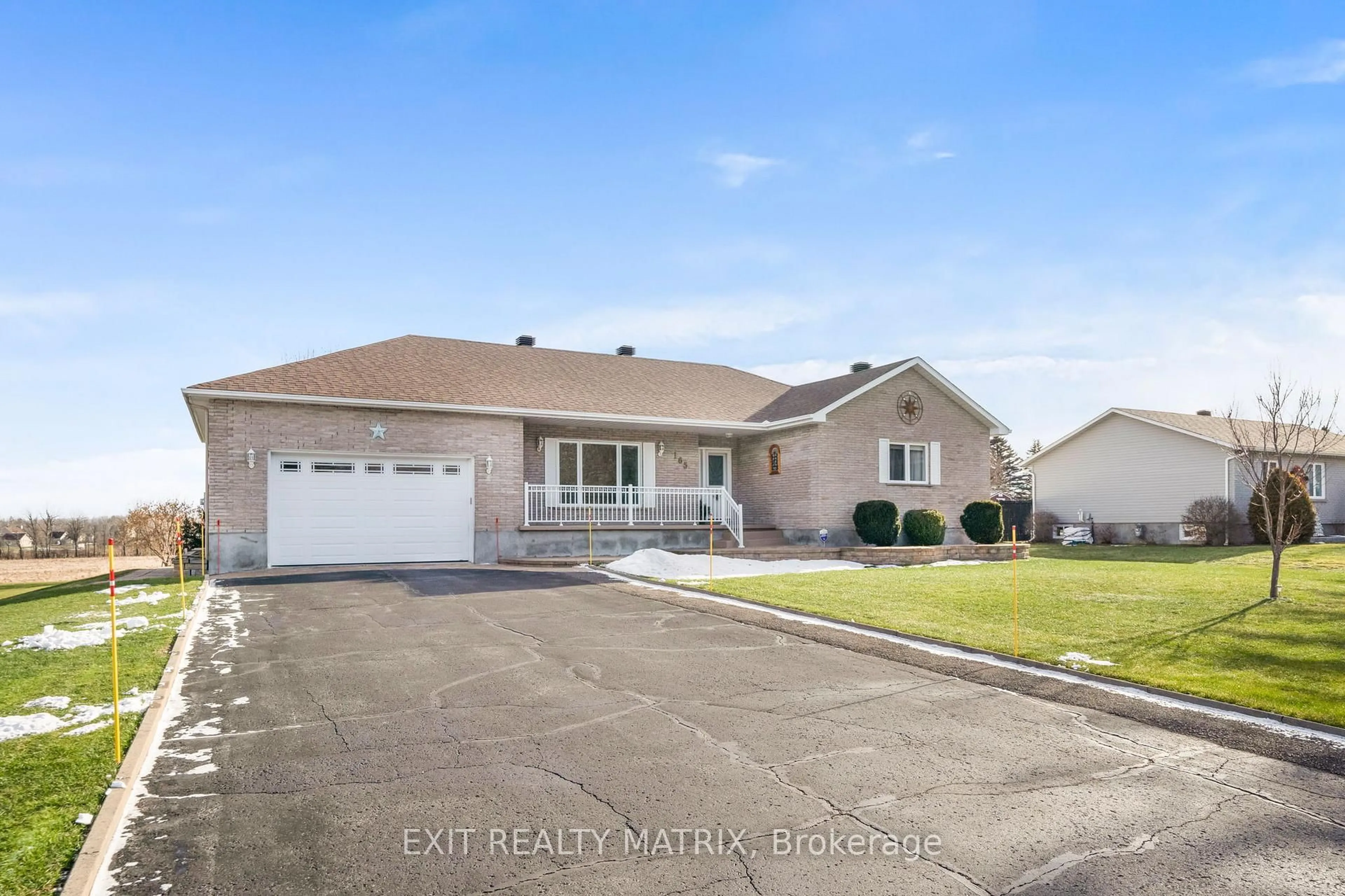 Home with vinyl exterior material, water/lake/river/ocean view for 165 Eliza St, Champlain Ontario K0B 1K0