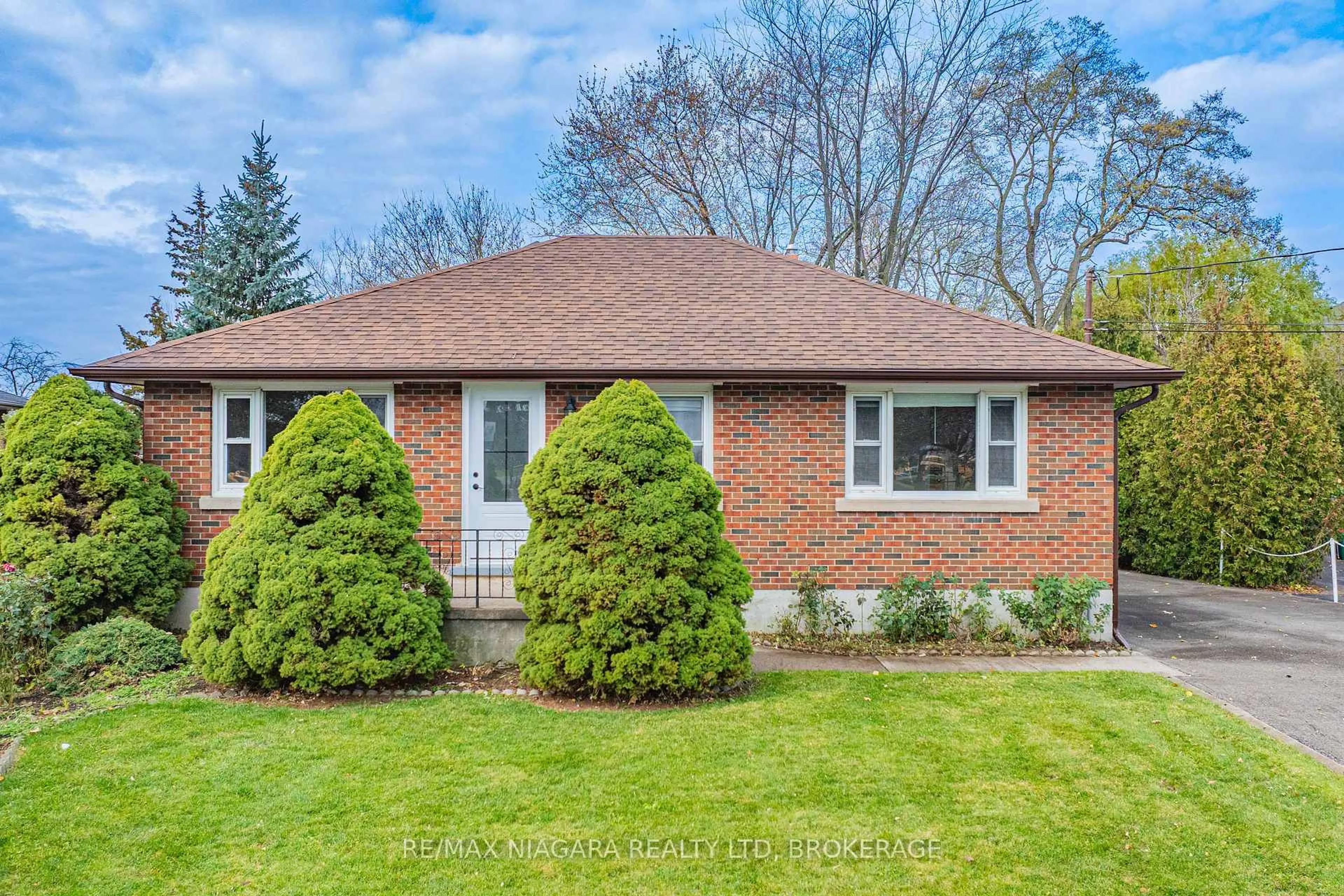 Home with brick exterior material, street for 127 Louth St, St. Catharines Ontario L2S 2T8