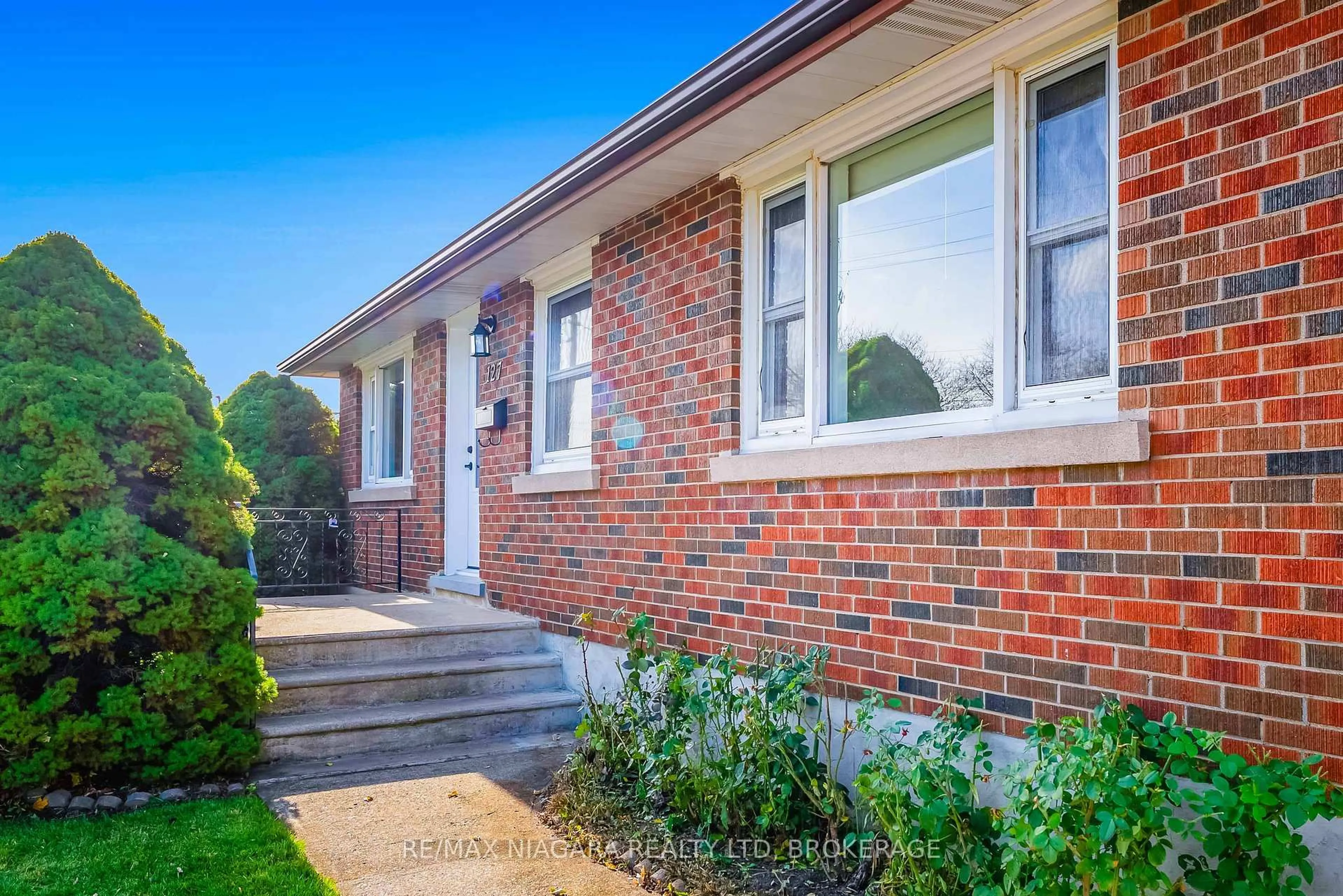 Home with brick exterior material, street for 127 Louth St, St. Catharines Ontario L2S 2T8