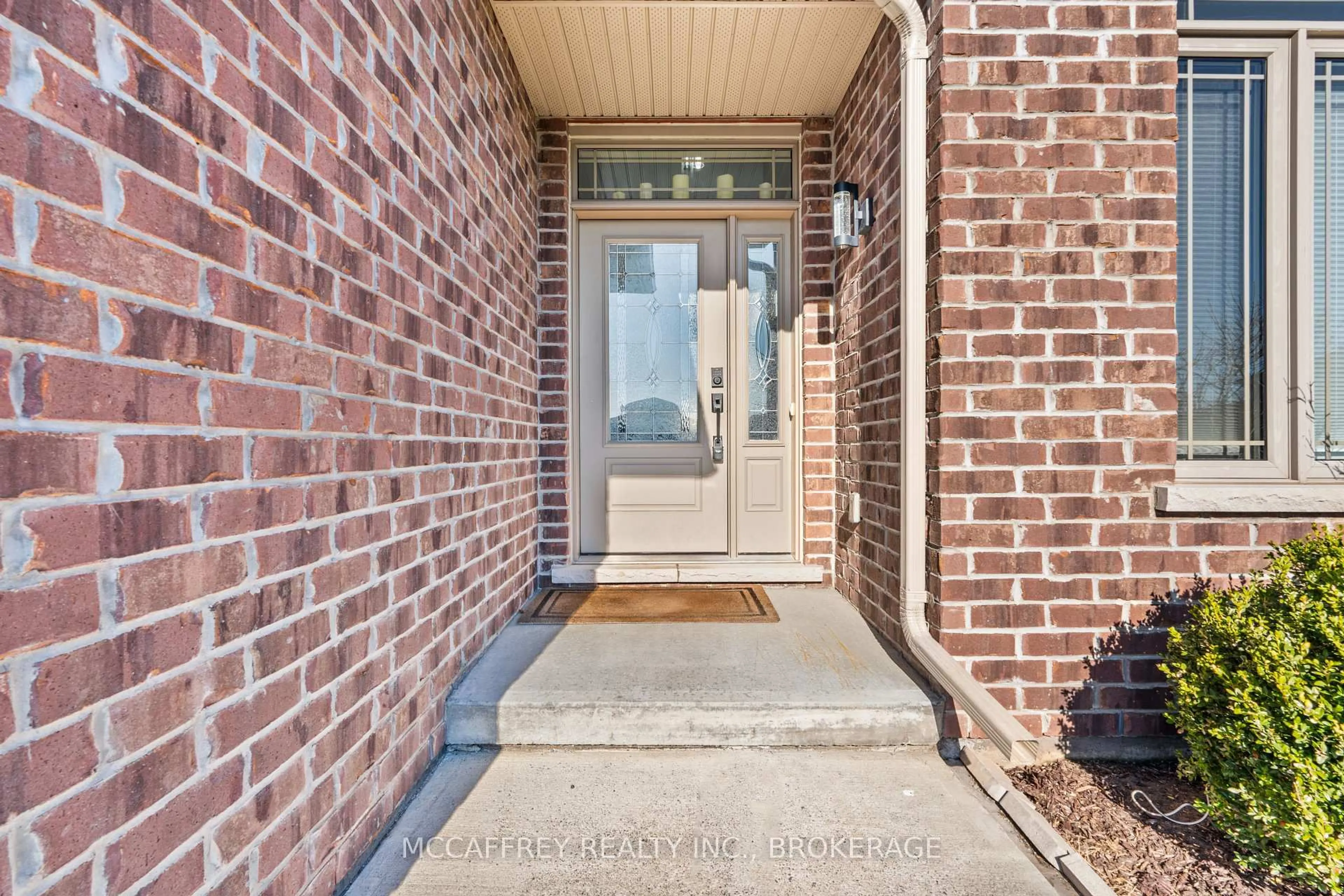 Indoor entryway for 25 STAIKOS Crt, Greater Napanee Ontario K7R 0B9