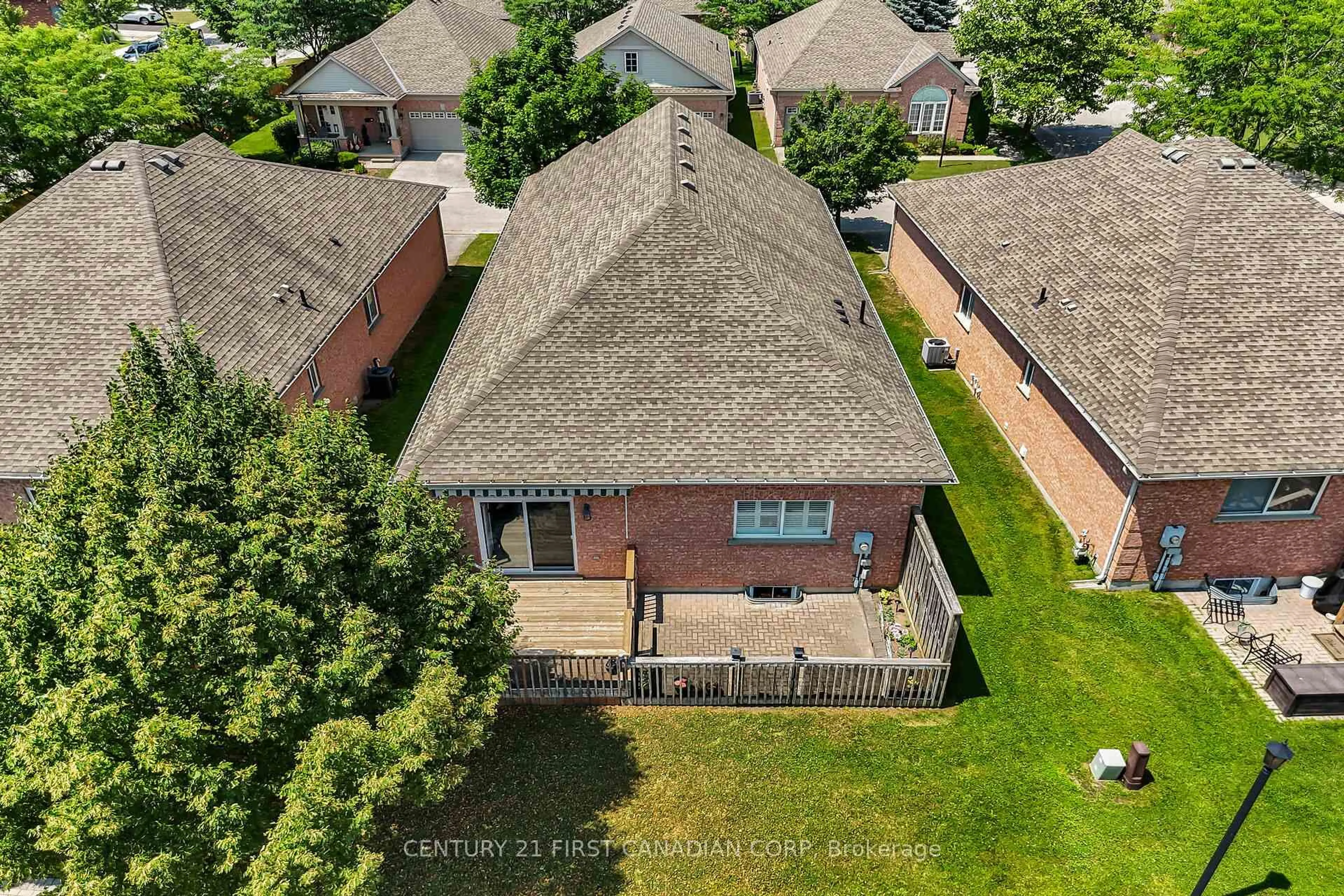 A pic from outside/outdoor area/front of a property/back of a property/a pic from drone, unknown for 2025 Meadowgate Blvd #153, London South Ontario N6M 1K9