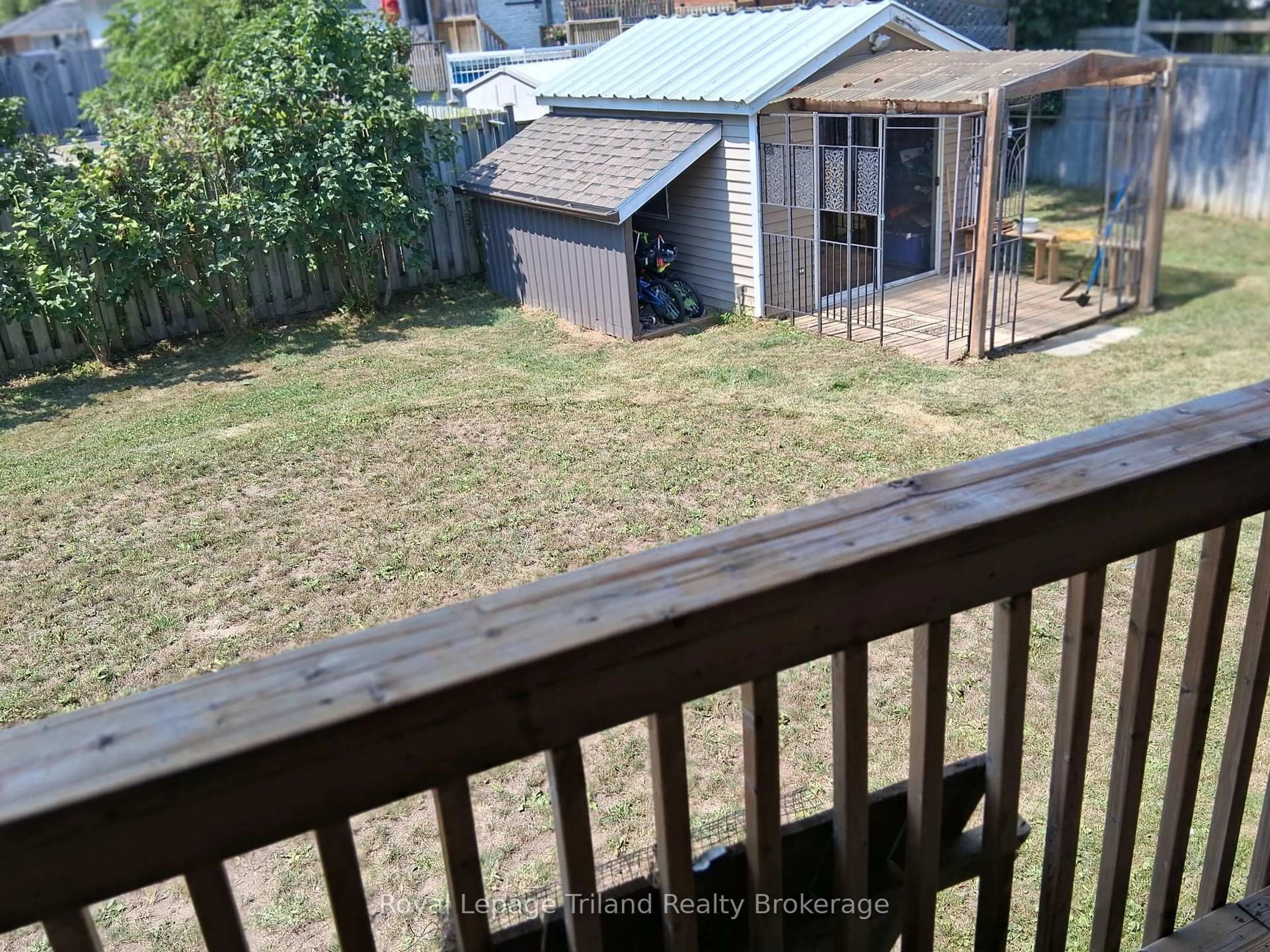 A pic from outside/outdoor area/front of a property/back of a property/a pic from drone, city buildings view from balcony for 92 Keats Dr, Woodstock Ontario N4S 8B8