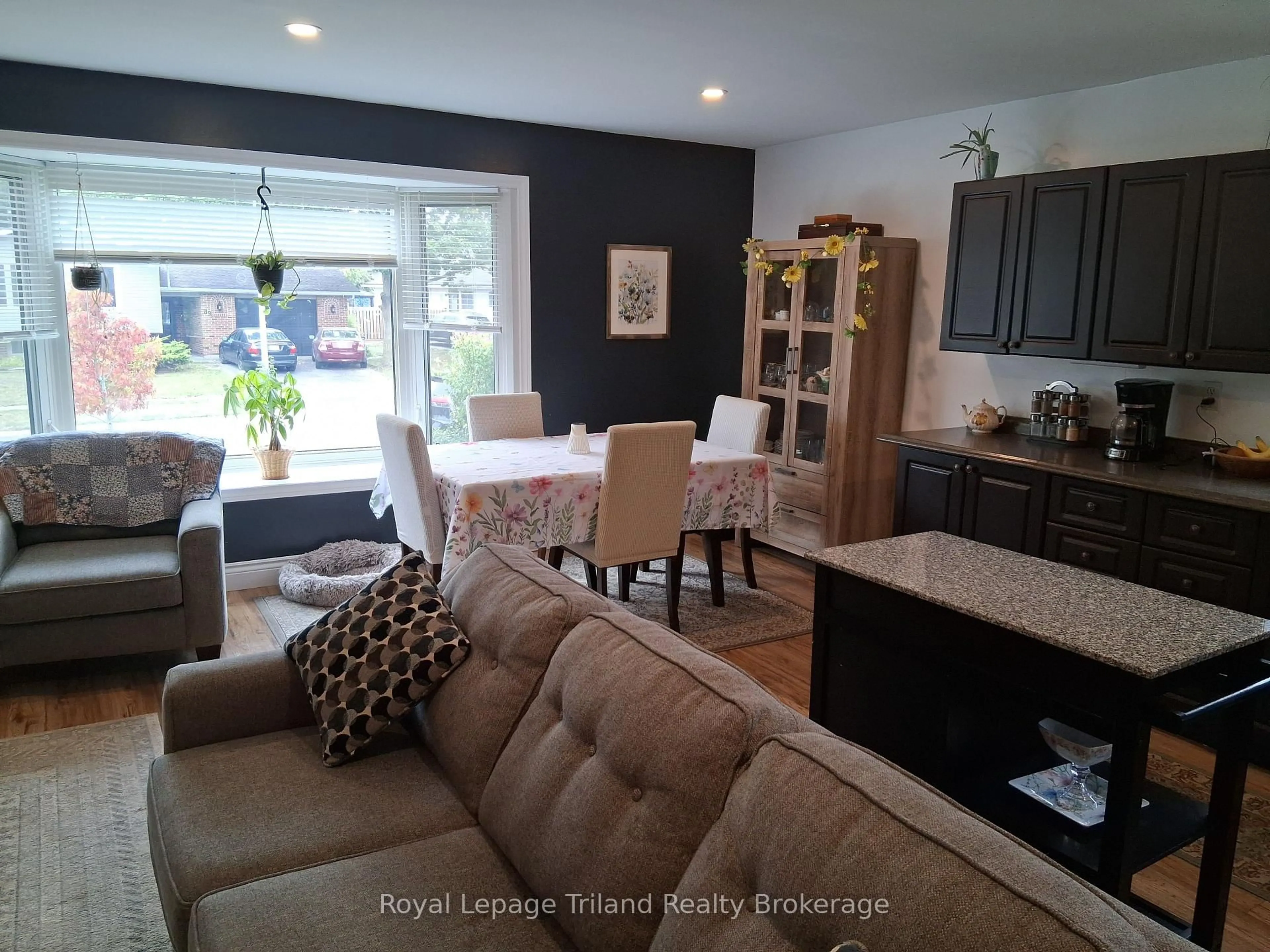 Living room with furniture, unknown for 92 Keats Dr, Woodstock Ontario N4S 8B8