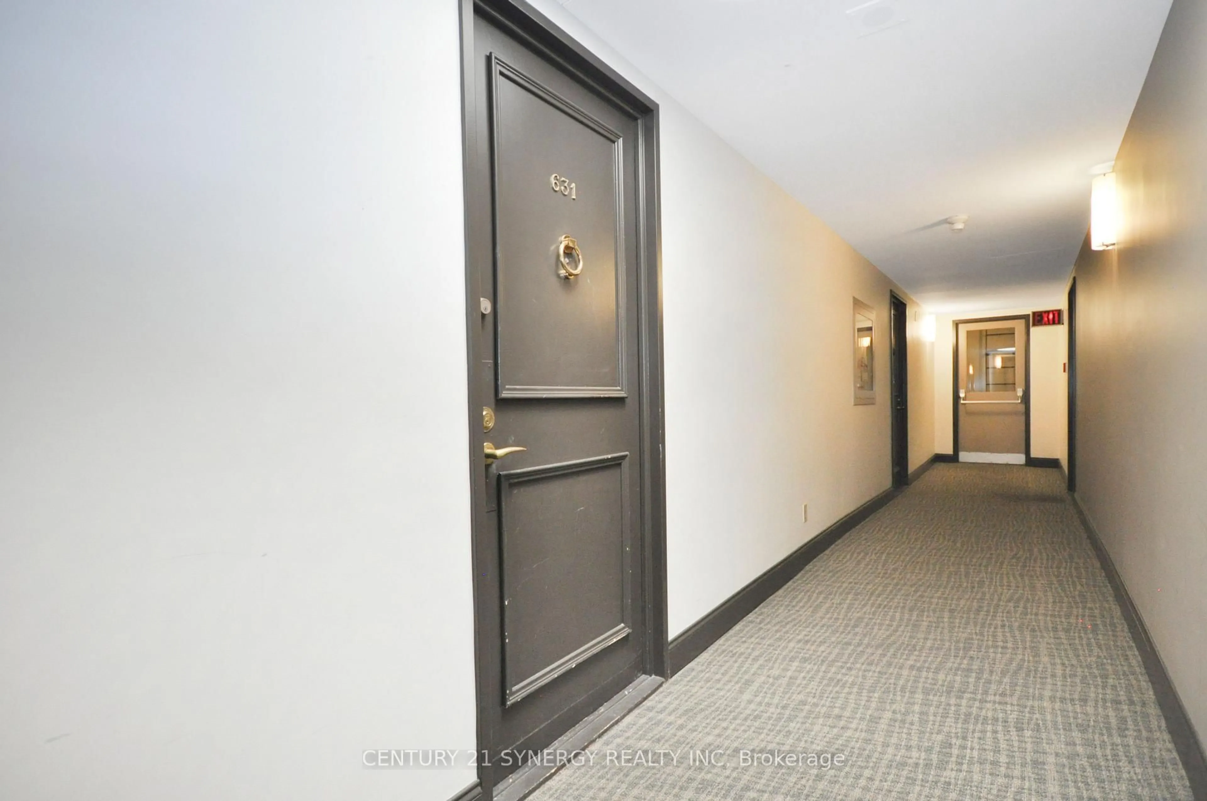 Indoor foyer for 515 ST LAURENT Blvd #631, Ottawa Ontario K1K 3X5