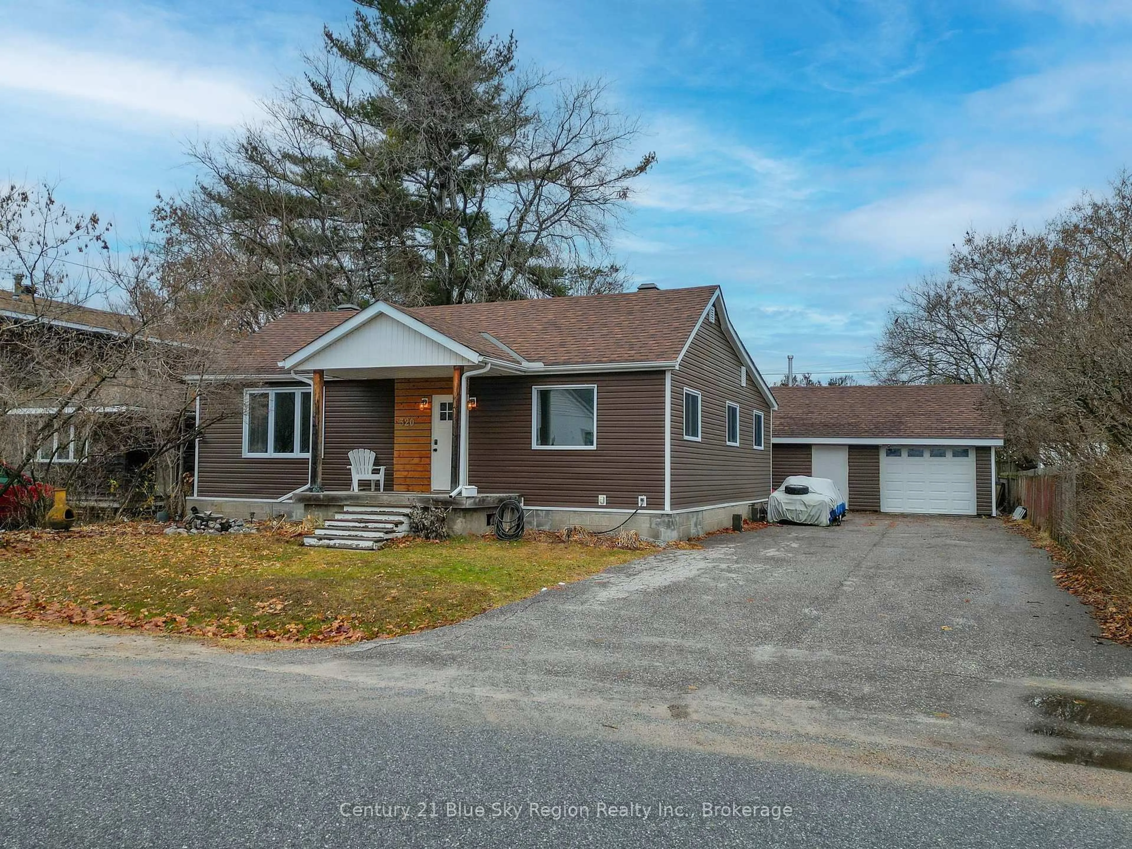 Unknown for 320 Hutcheson Ave, North Bay Ontario P1B 6Z2