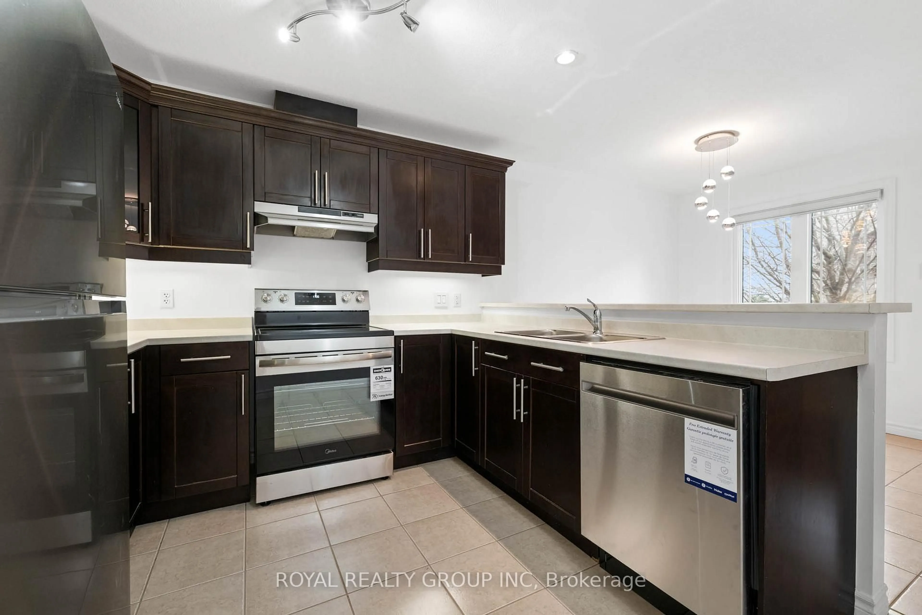 Standard kitchen, ceramic/tile floor for 10 Foxglove Cres #18, Kitchener Ontario N2E 0E1