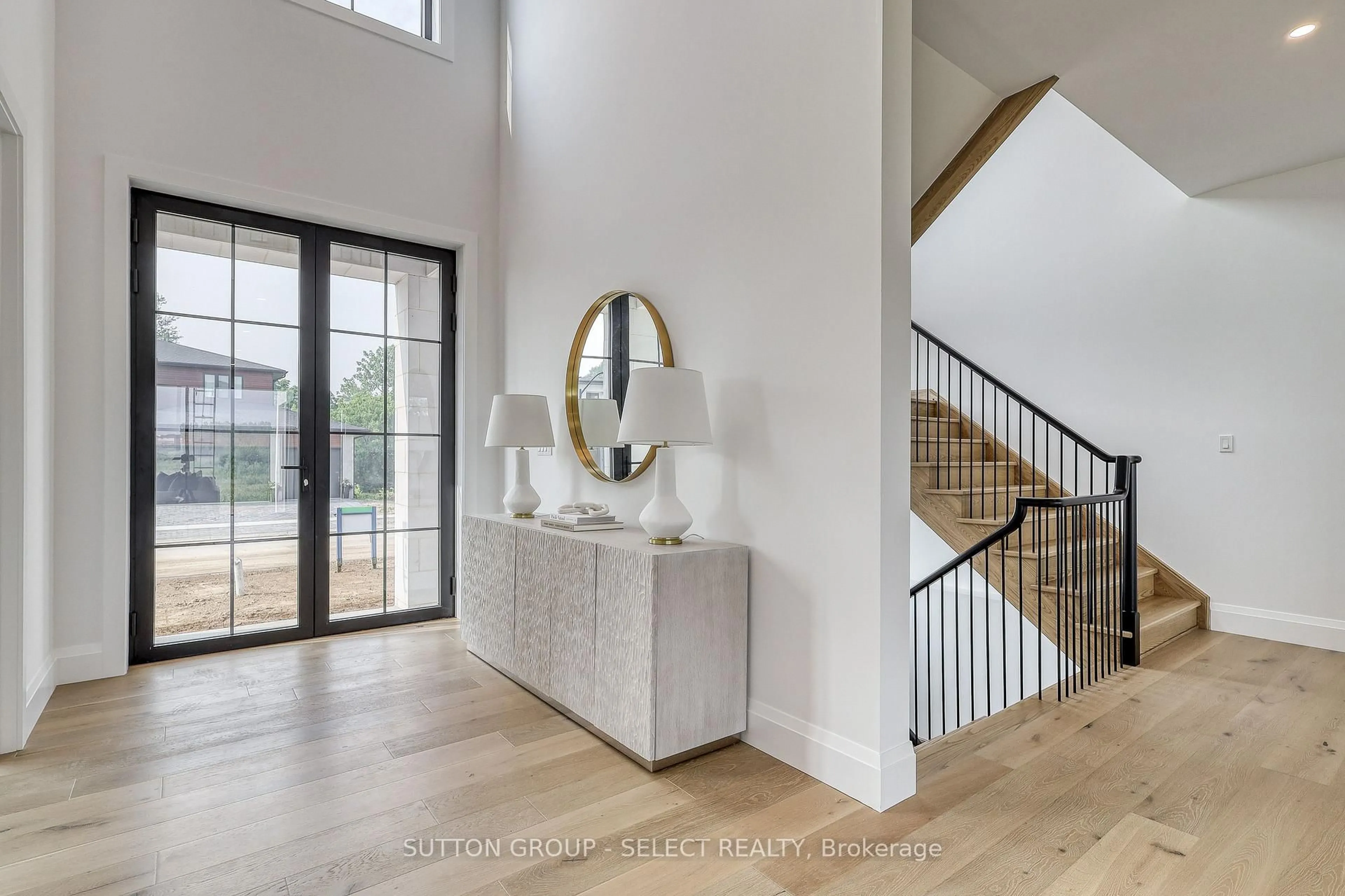 Indoor entryway for 169 Edgewater Blvd, Middlesex Centre Ontario N0L 1R0