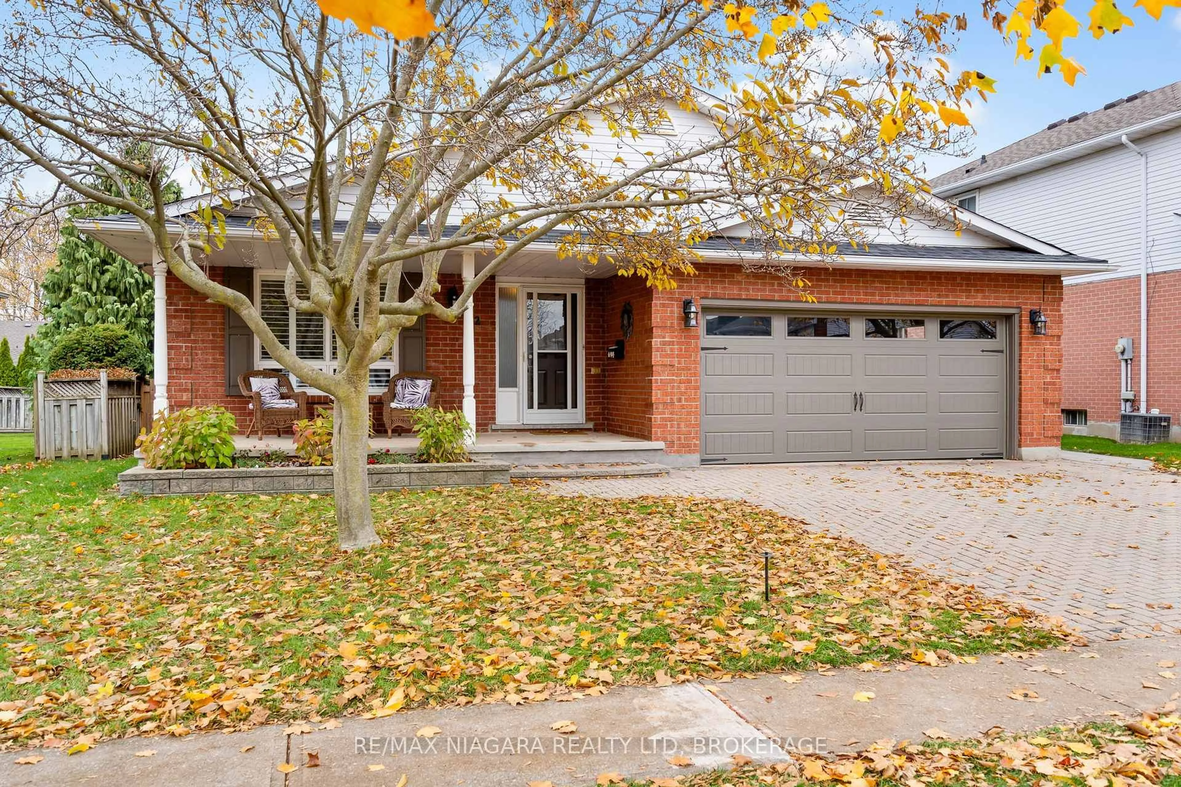 Home with brick exterior material, street for 22 Michelle Dr, St. Catharines Ontario L2S 3G7