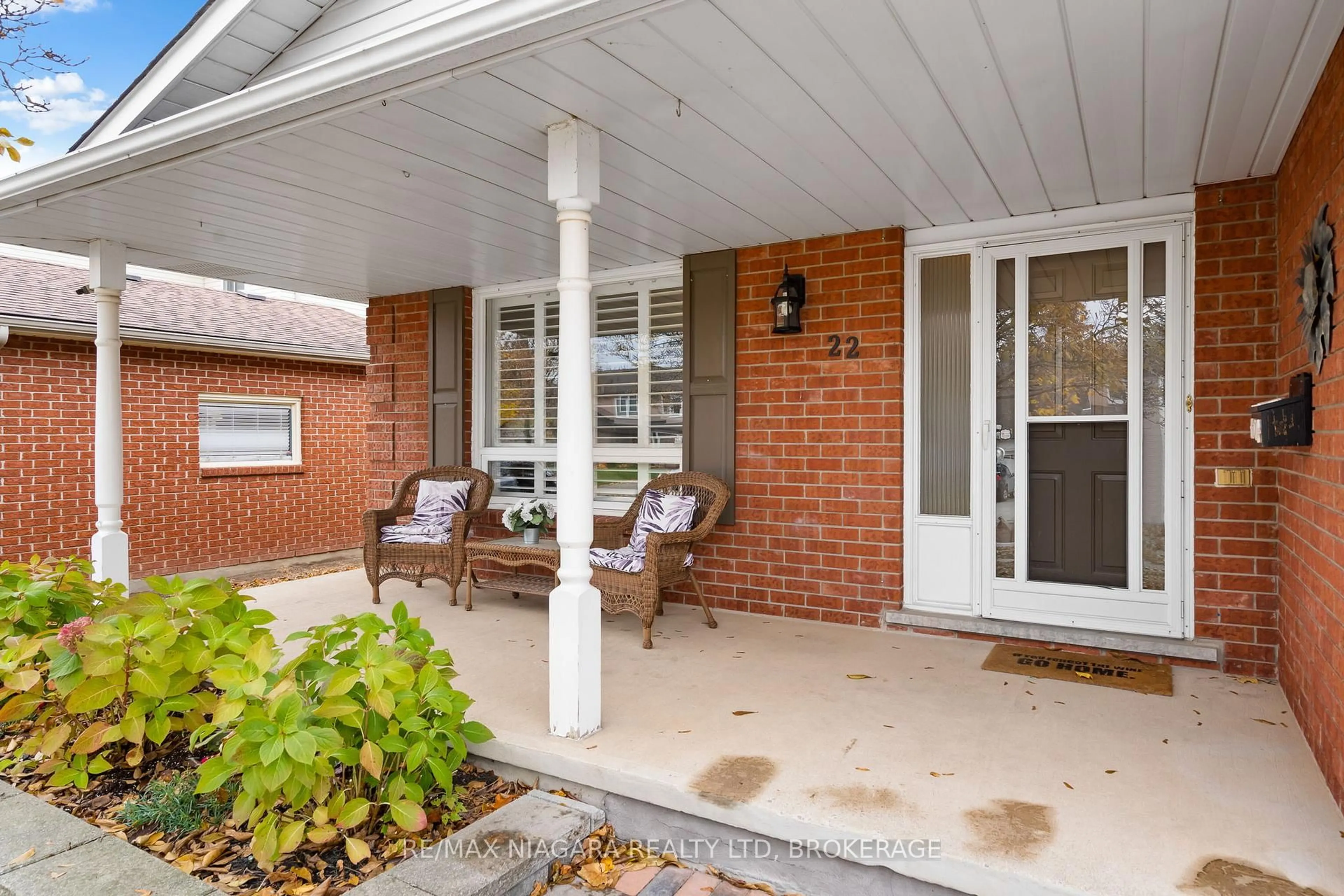 Unknown for 22 Michelle Dr, St. Catharines Ontario L2S 3G7