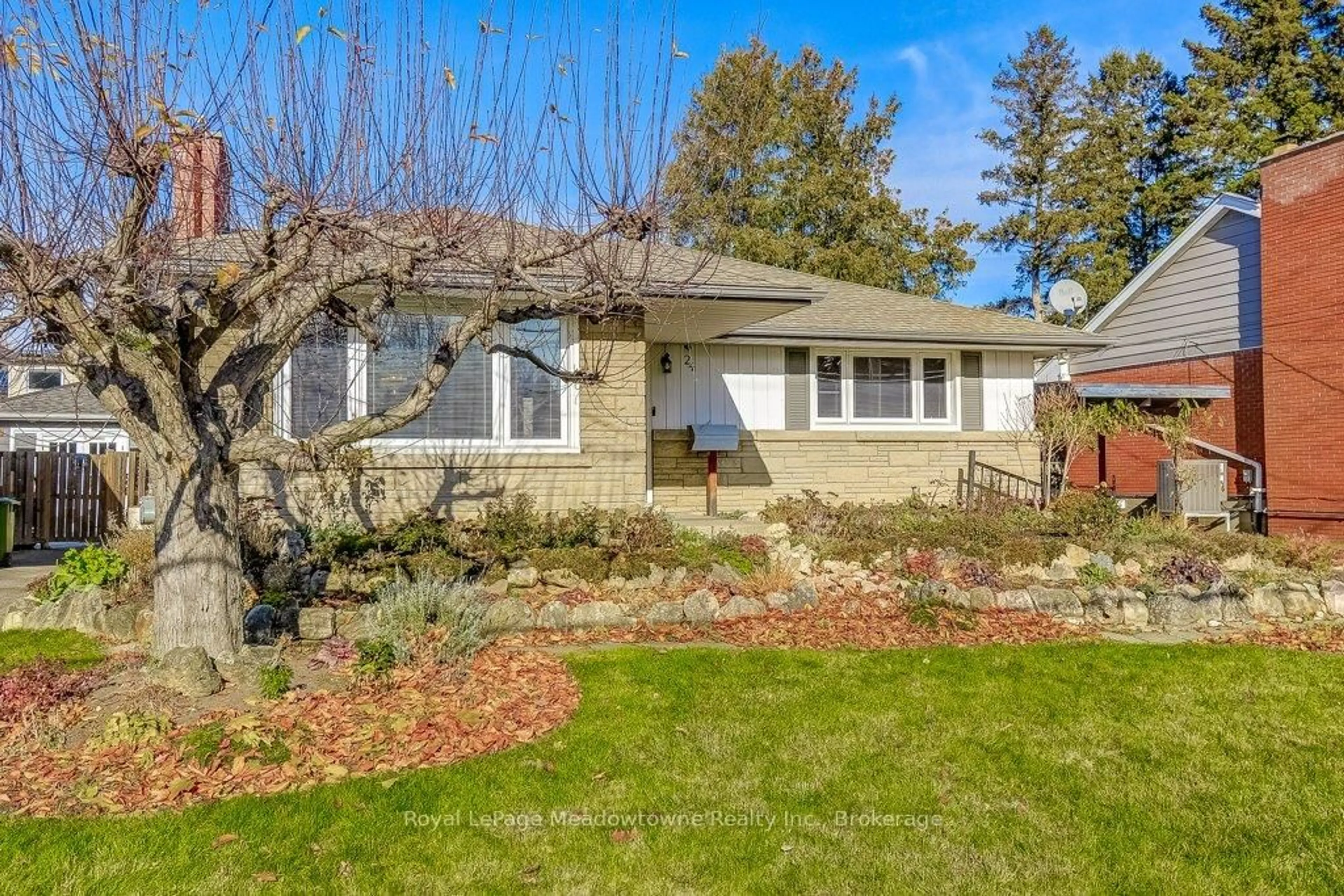 Unknown for 24 McMaster Ave, Hamilton Ontario L9H 4M7